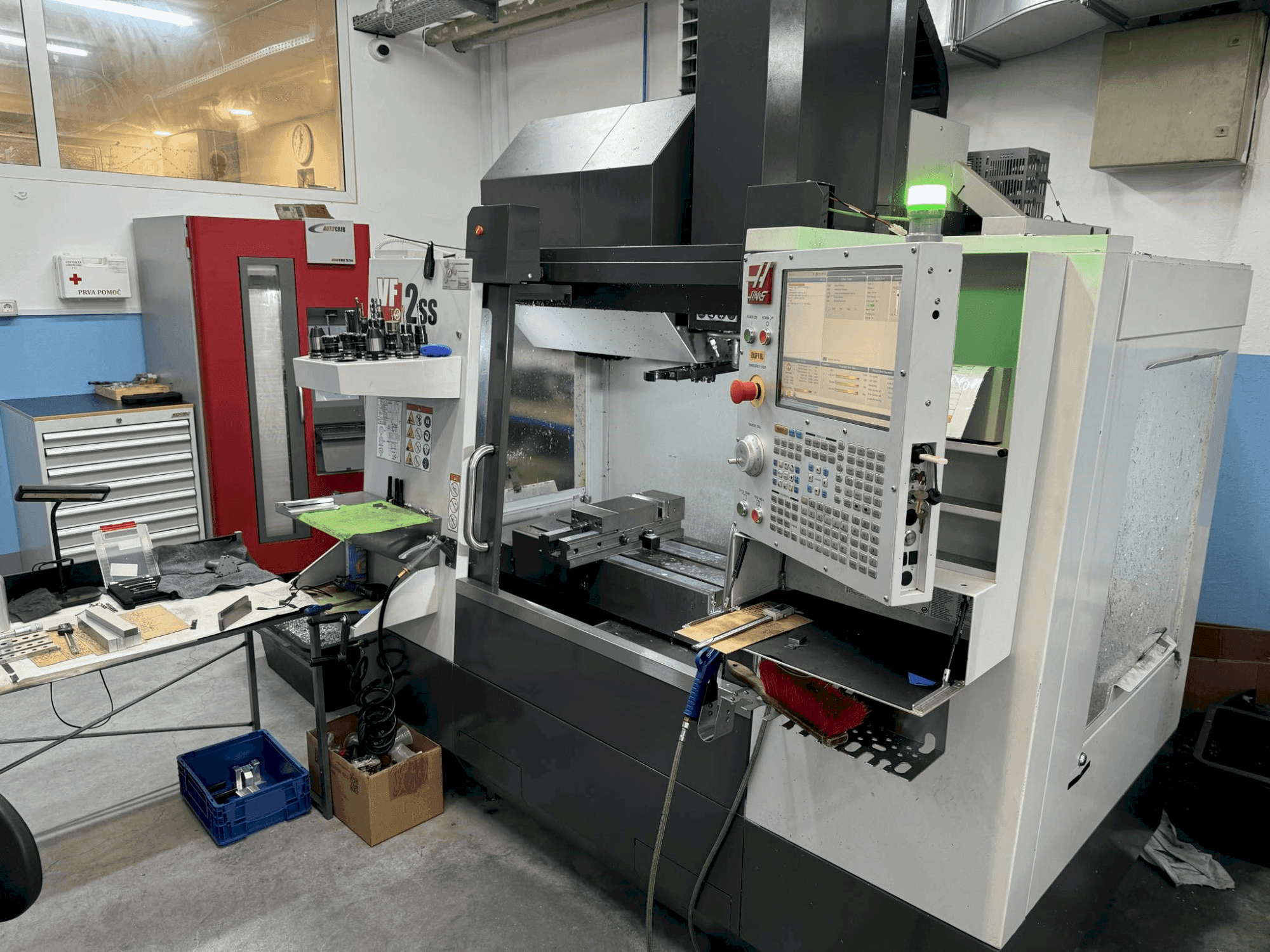 Vooraanzicht van HAAS VF-2SS machine