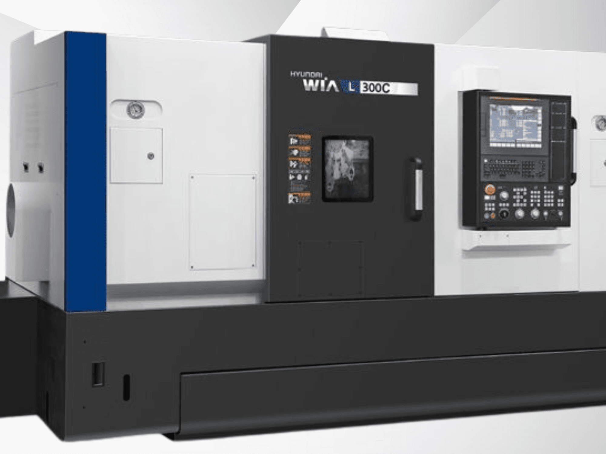 Hyundai WIA L300C CNC draaibank, vooraanzicht, met bedieningspaneel en bedieningsdisplay. Heeft een strak, modern ontwerp.