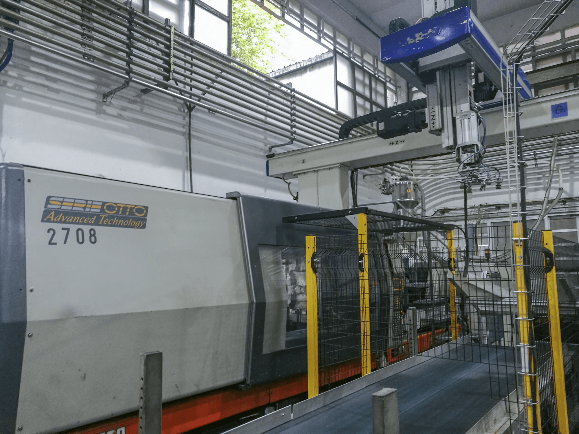 Links zicht 1 van SANDRETTO 2054-380 machine