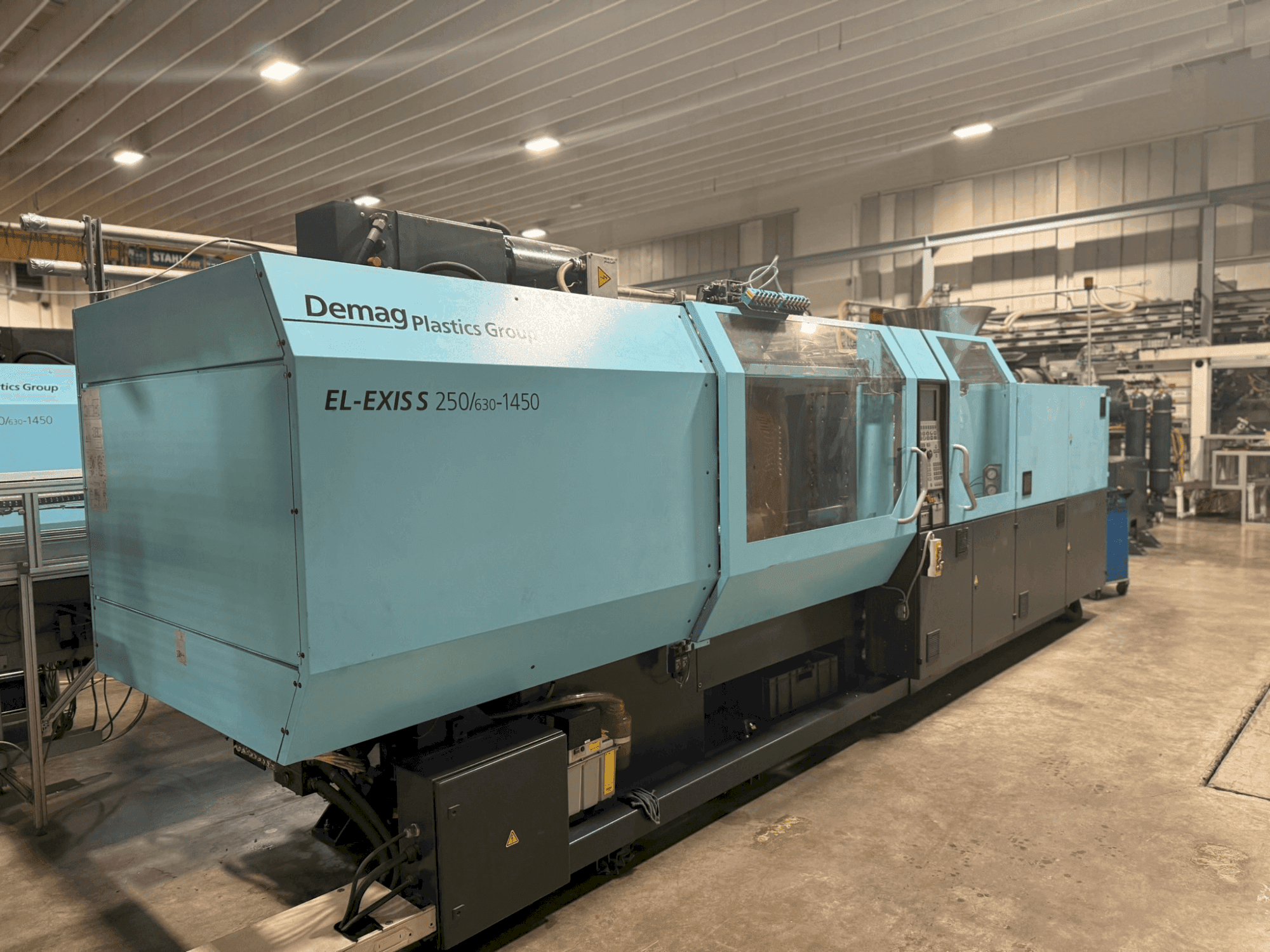 Vooraanzicht van SUMITOMO SHI DEMAG El-Exis S 250/630-1450 machine