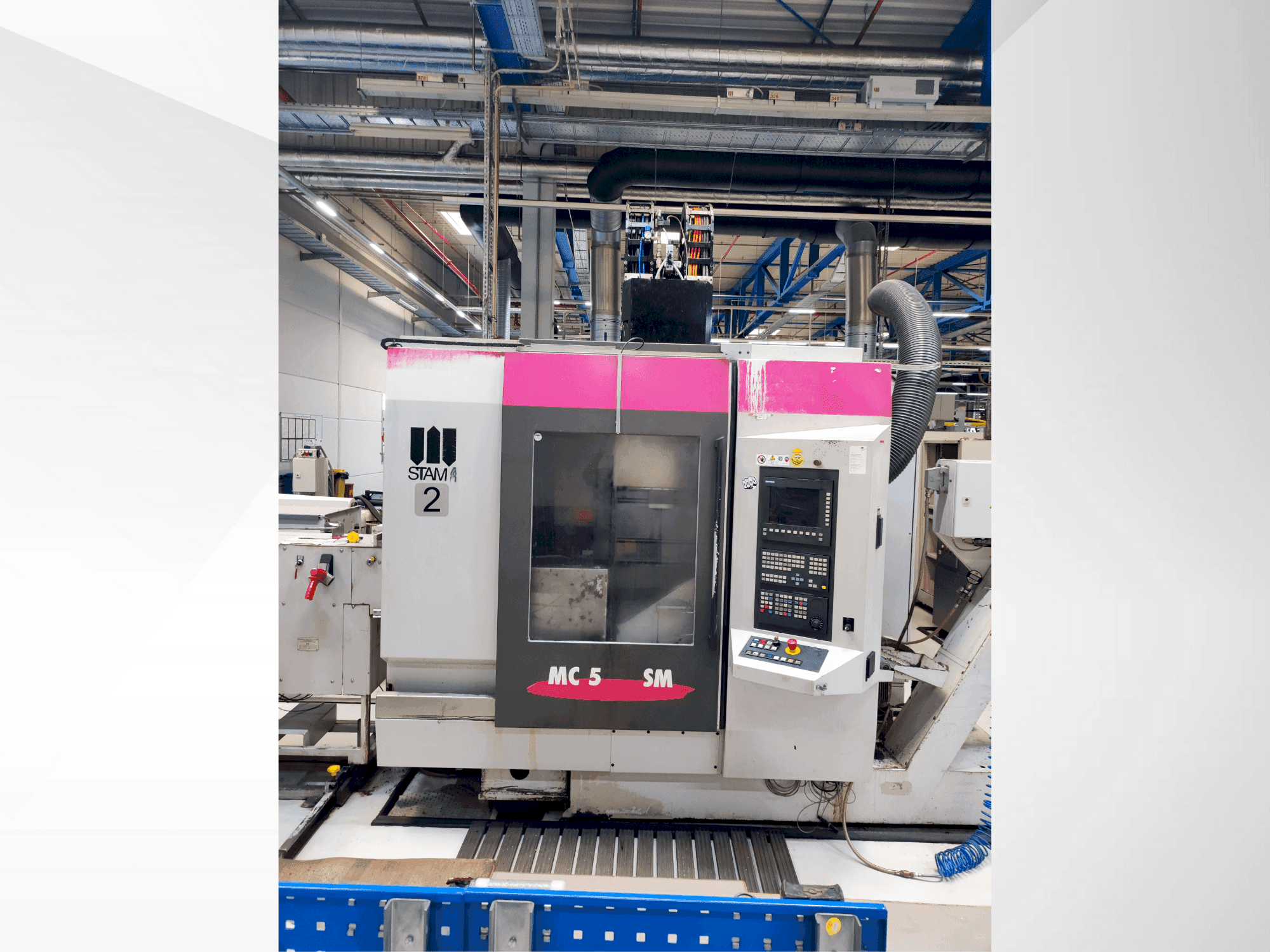 Vooraanzicht van STAMA MC 531/SINGLE machine