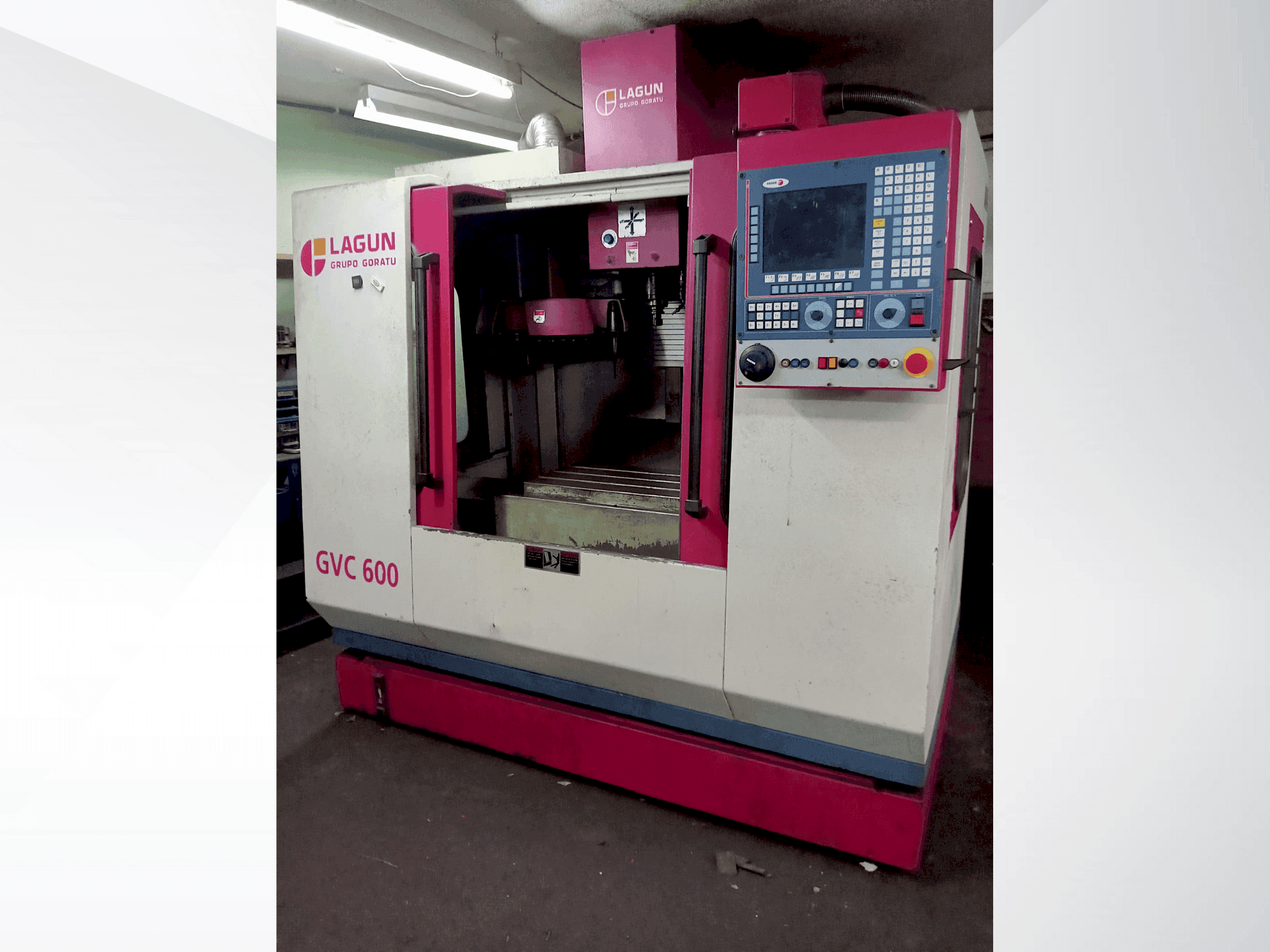 Vooraanzicht van LAGUN GVC 600 machine