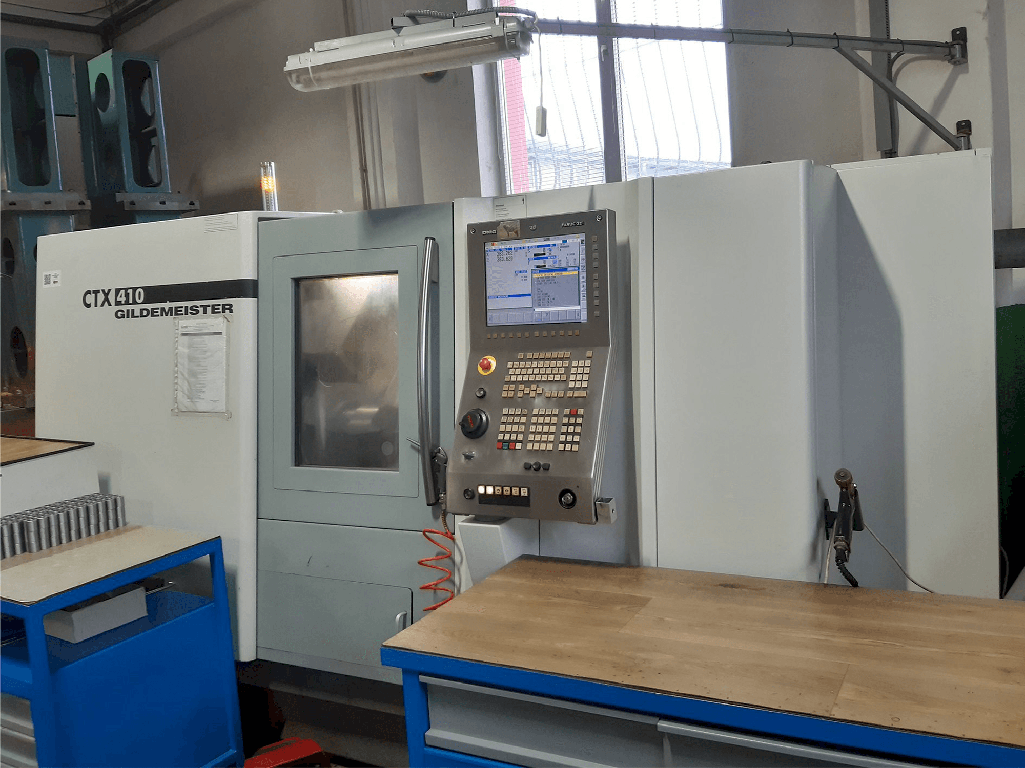 Vooraanzicht van Gildemeister CTX 410 machine