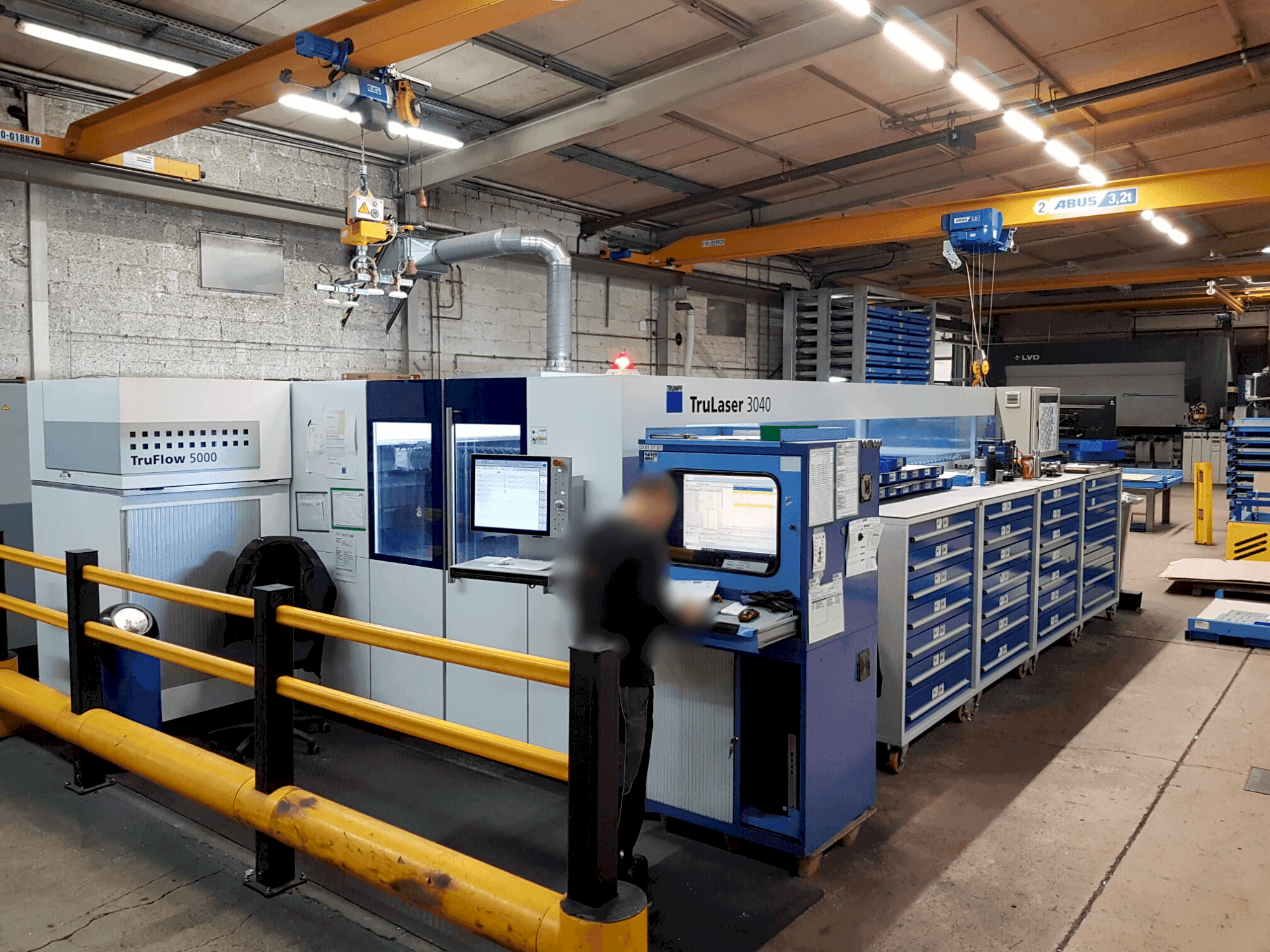 Vooraanzicht van TRUMPF TruLaser 3040 5kW CO2 machine