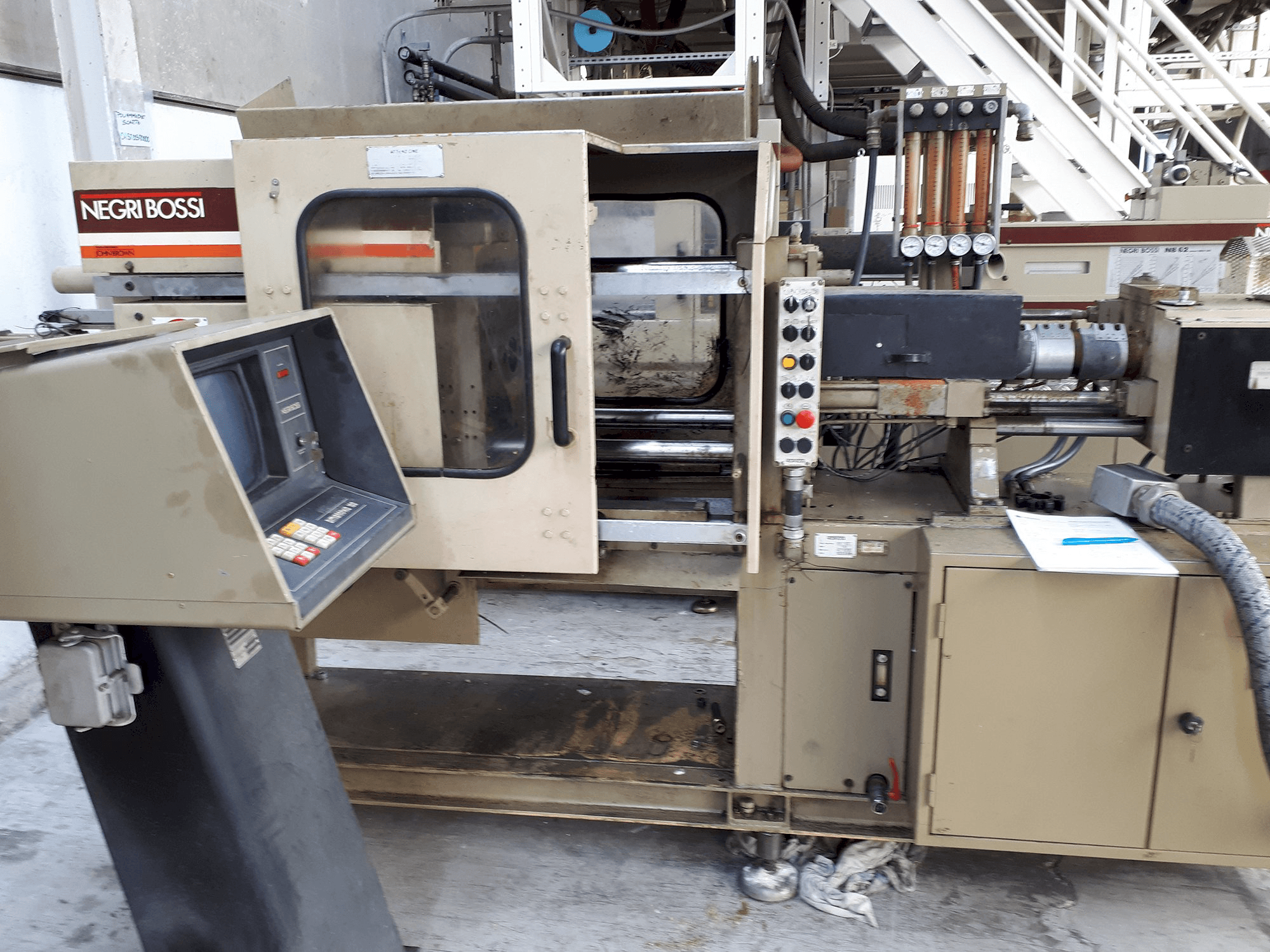 Vooraanzicht van Negri Bossi NB 60 machine