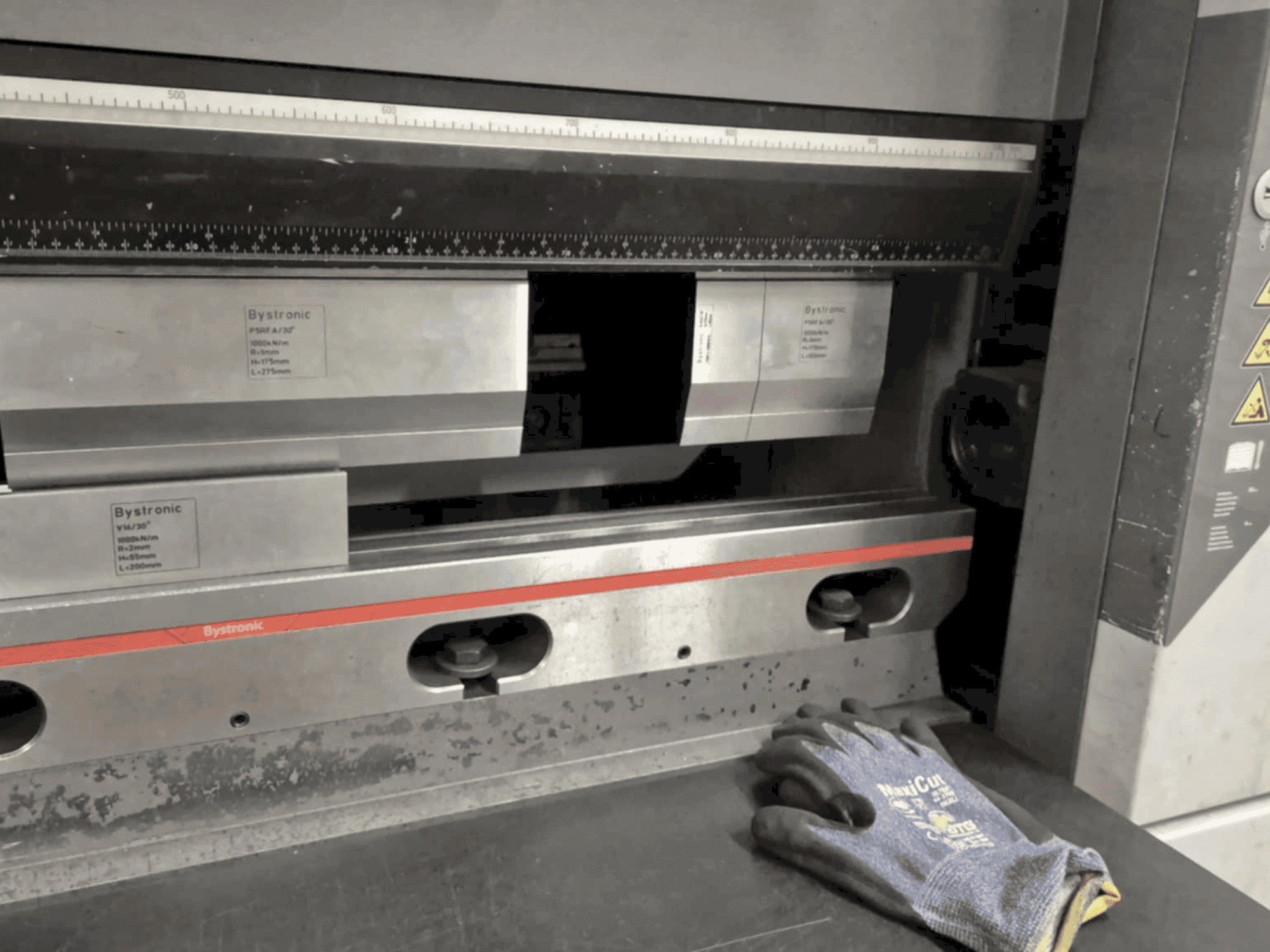 Vooraanzicht van Bystronic Xpert 40/1030 machine