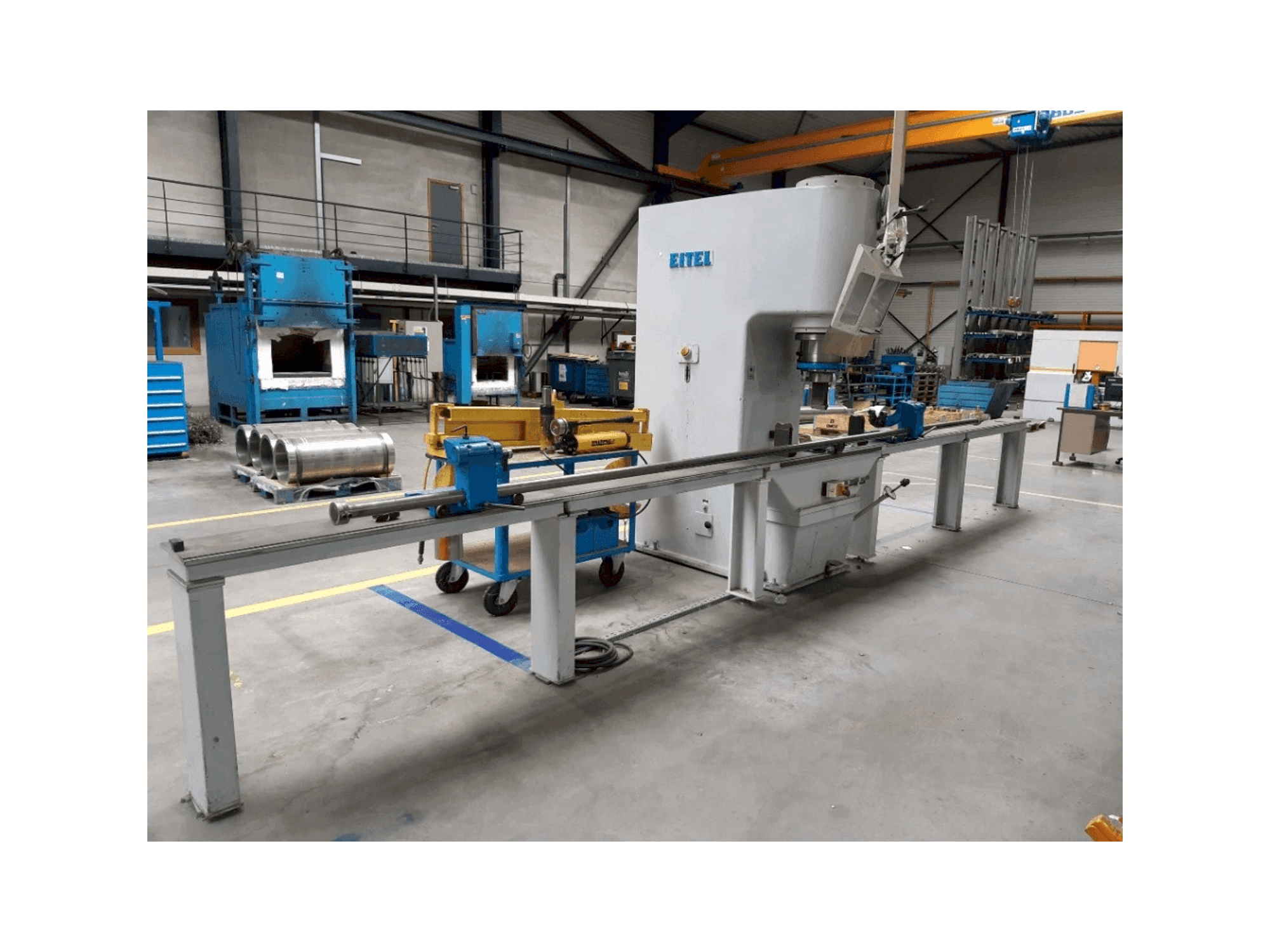 Vooraanzicht van EITEL-PRESS RP 100 machine