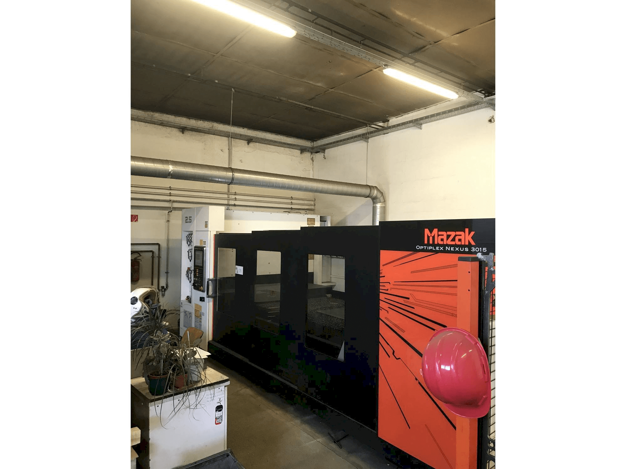 Vooraanzicht van Mazak Optiplex Nexus 3015 machine