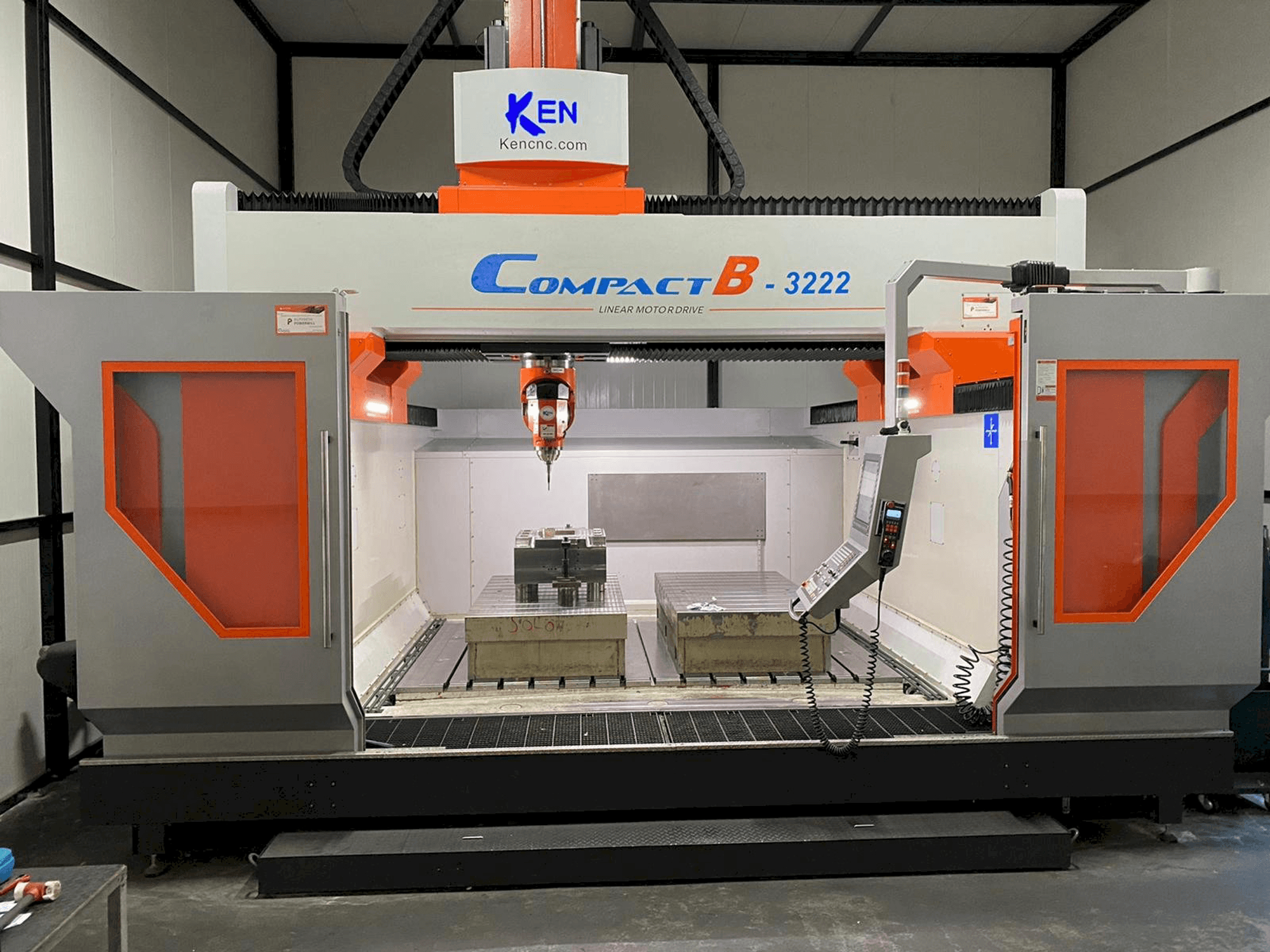 Vooraanzicht van KEN COMPACT B 3222 machine