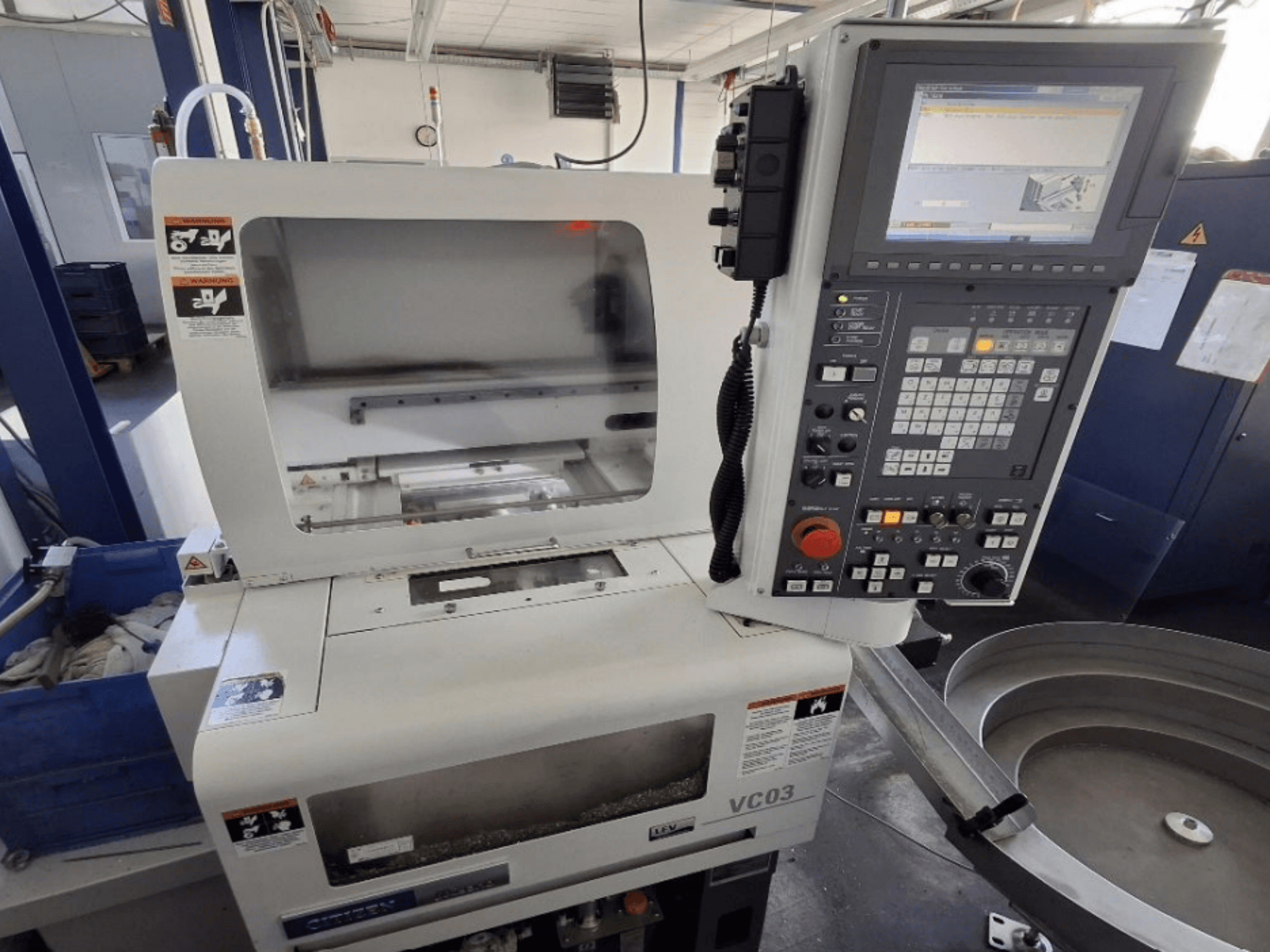 Citizen MIYANO VC-03 horizontale draaimachine, vooraanzicht, weergave bedieningspaneel en bewerkingsgebied.