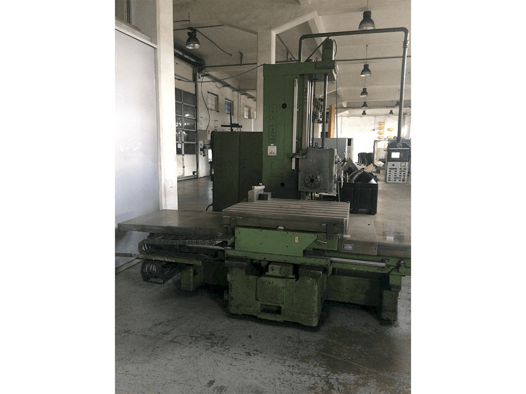 Vooraanzicht van Sacem MST-XC/110 A/C machine