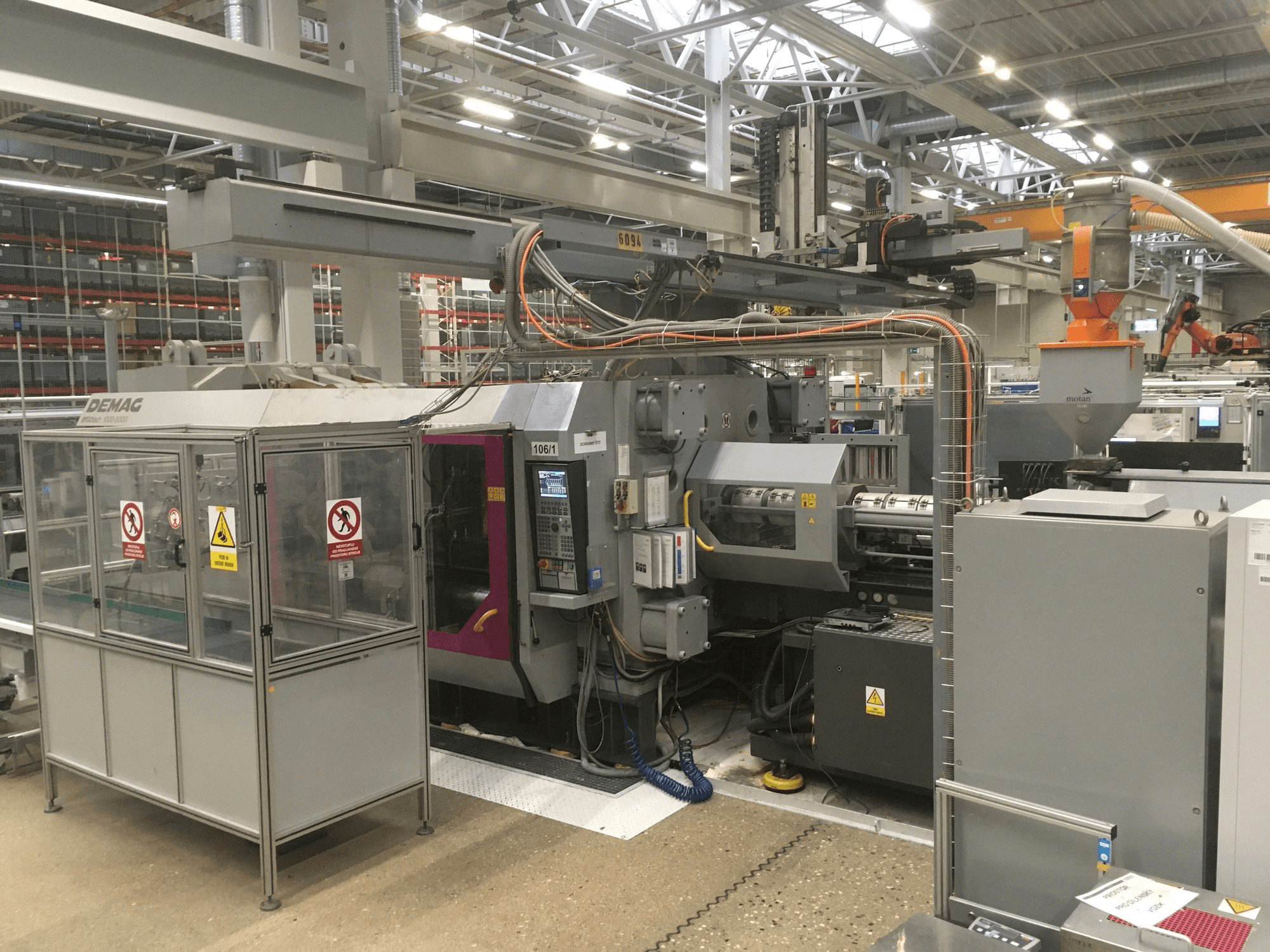 Vooraanzicht van DEMAG Ergotech 1000-8000 machine