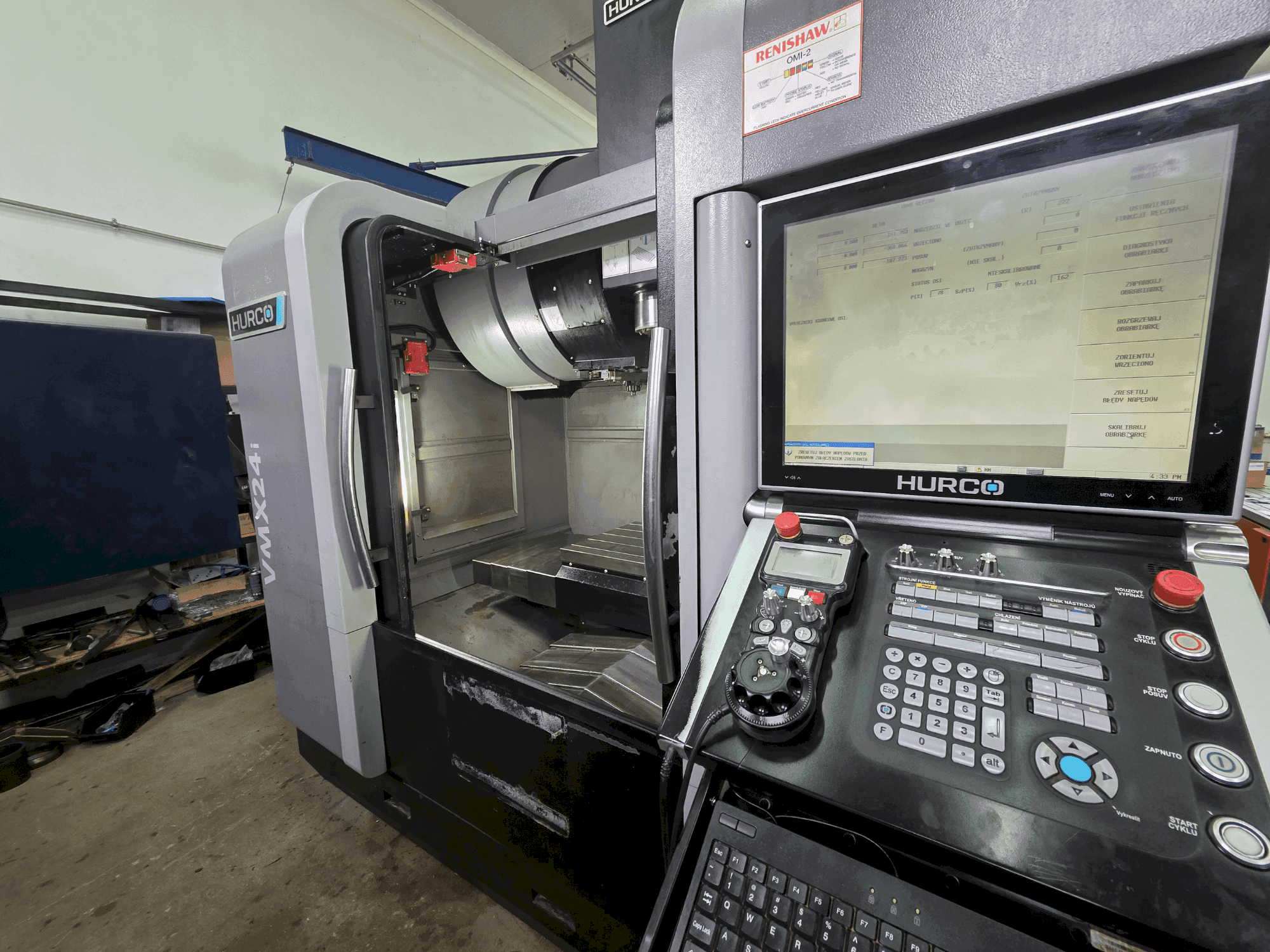 Vooraanzicht van Hurco VMX 24i machine
