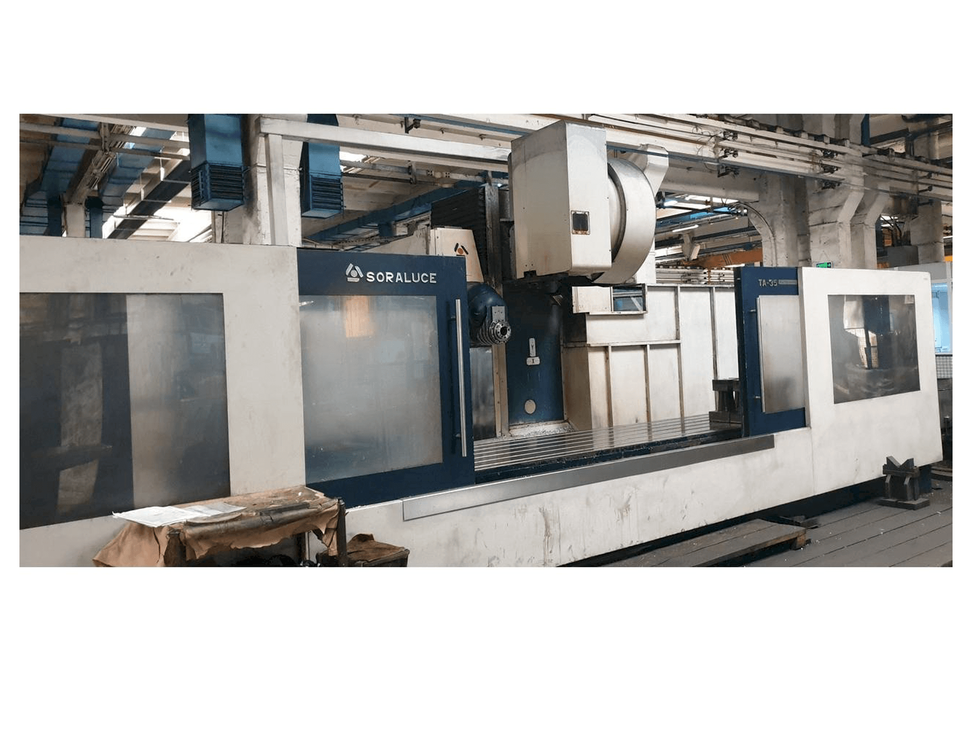 Vooraanzicht van Soraluce TA 35 machine