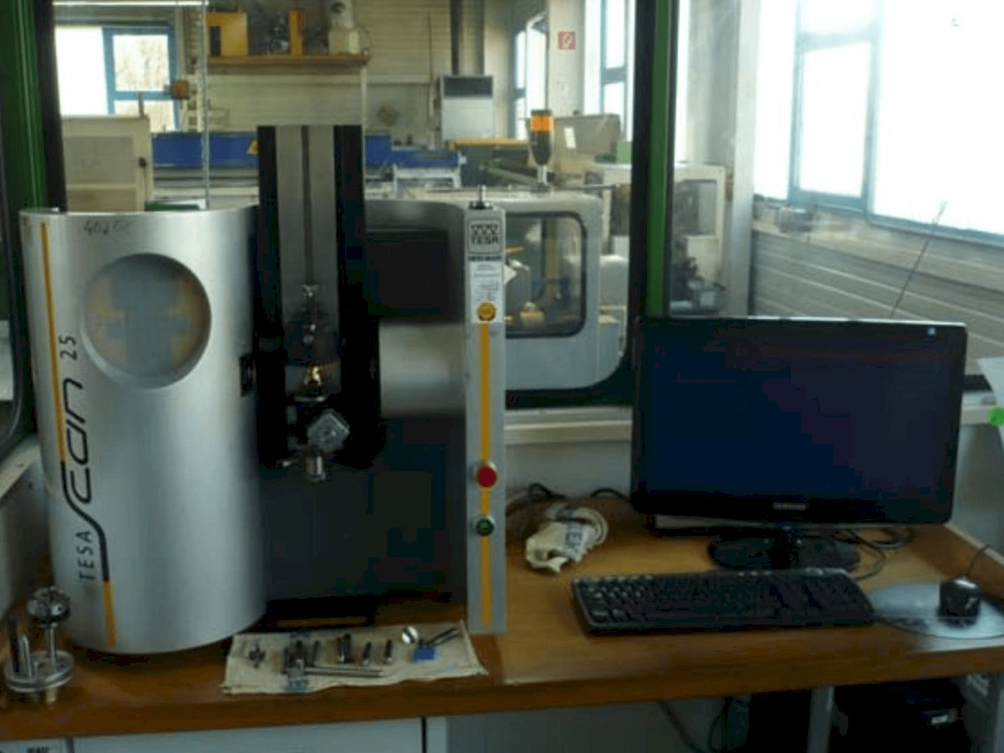 Vooraanzicht van TESA Scan 25 machine