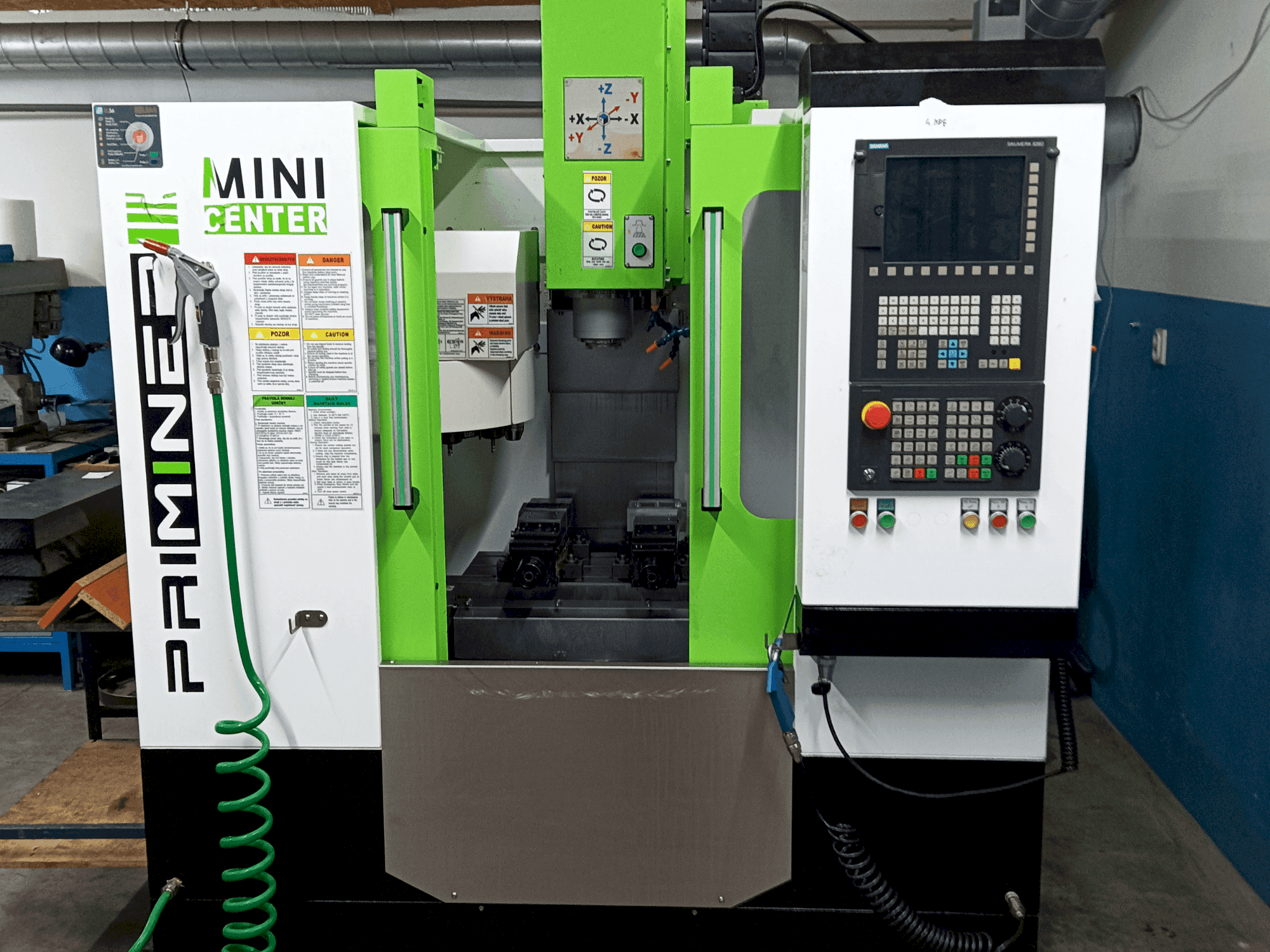 Vooraanzicht van Priminer MINI machine