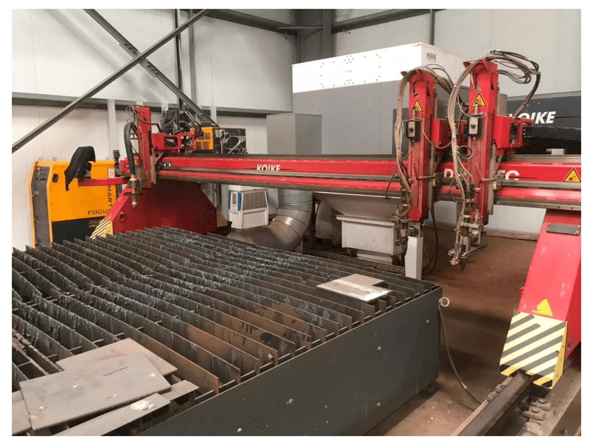 Vooraanzicht van KOIKE Deltatec 4500 machine