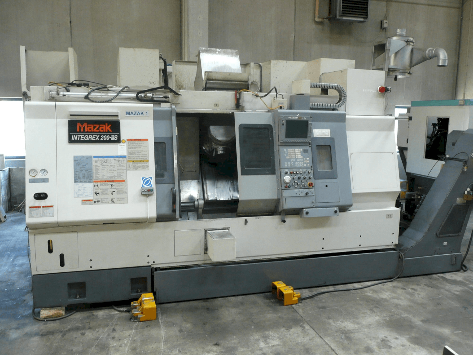 Vooraanzicht van Mazak INTEGREX 200-IIIS machine
