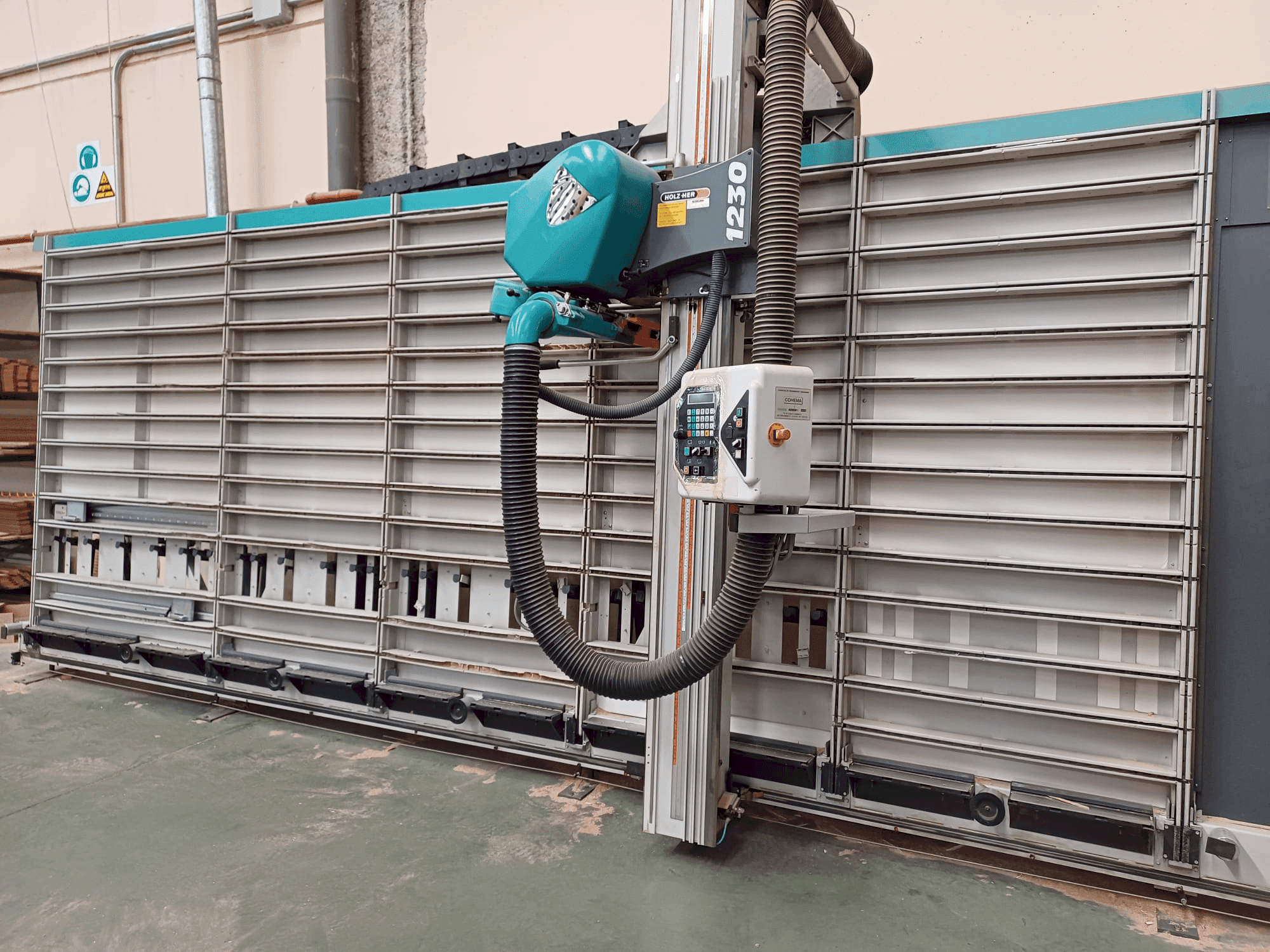 Vooraanzicht van HOLZHER PK 1230 machine