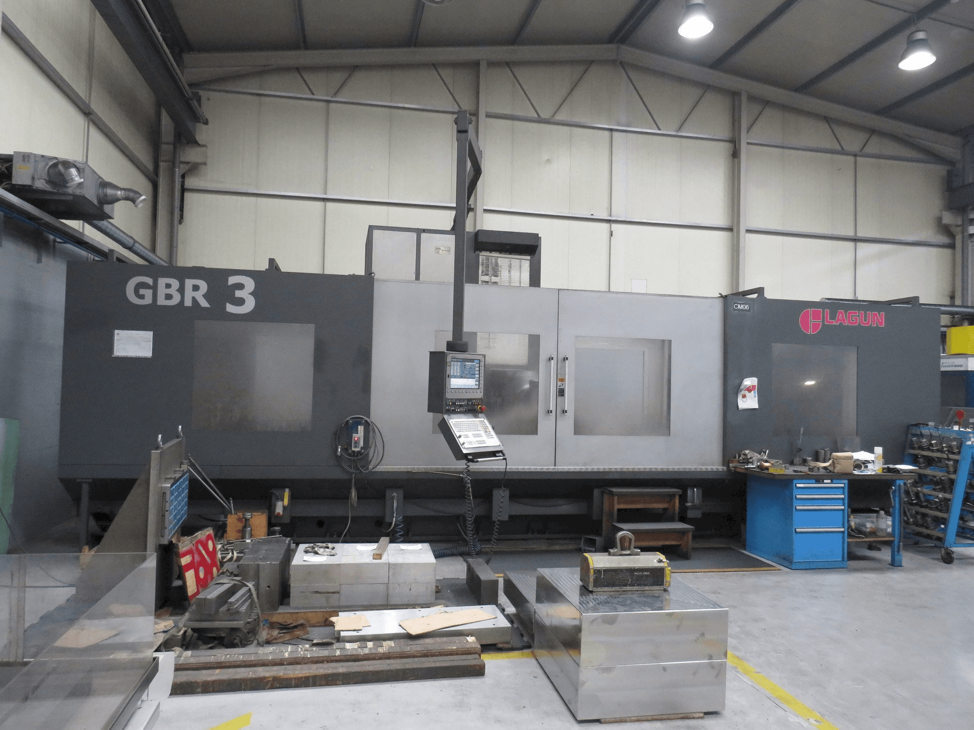 Vooraanzicht van LAGUN GBR3 machine