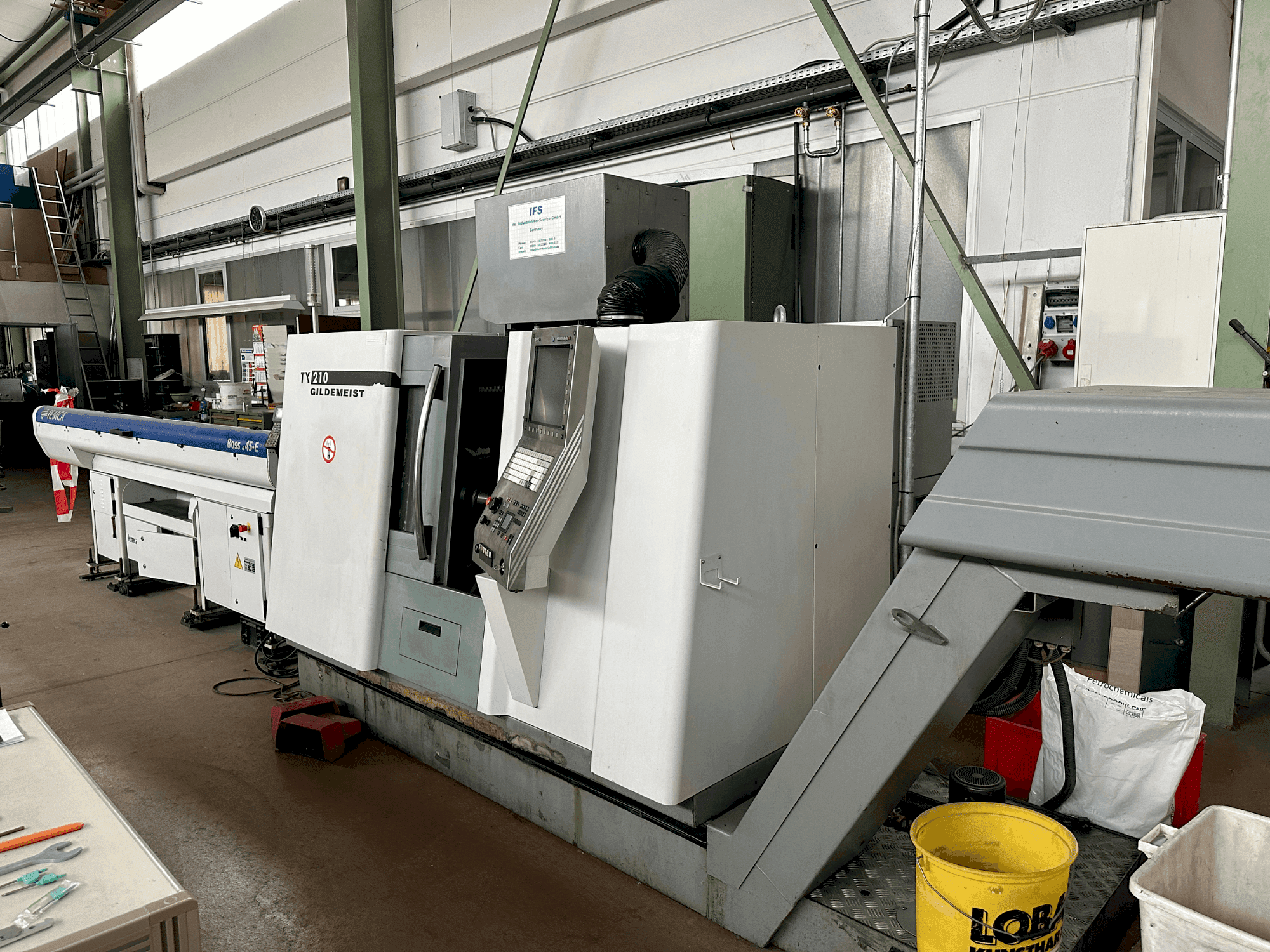 Vooraanzicht van DMG CTX 210 (2006) machine
