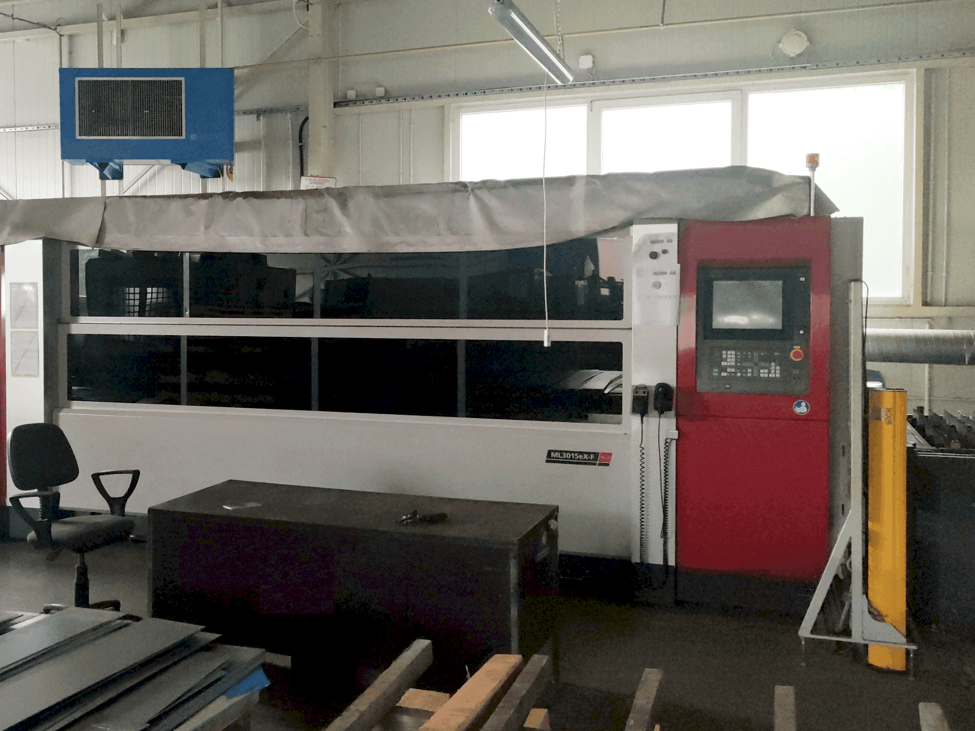 Vooraanzicht van Mitsubishi ML3015eX-F40 machine