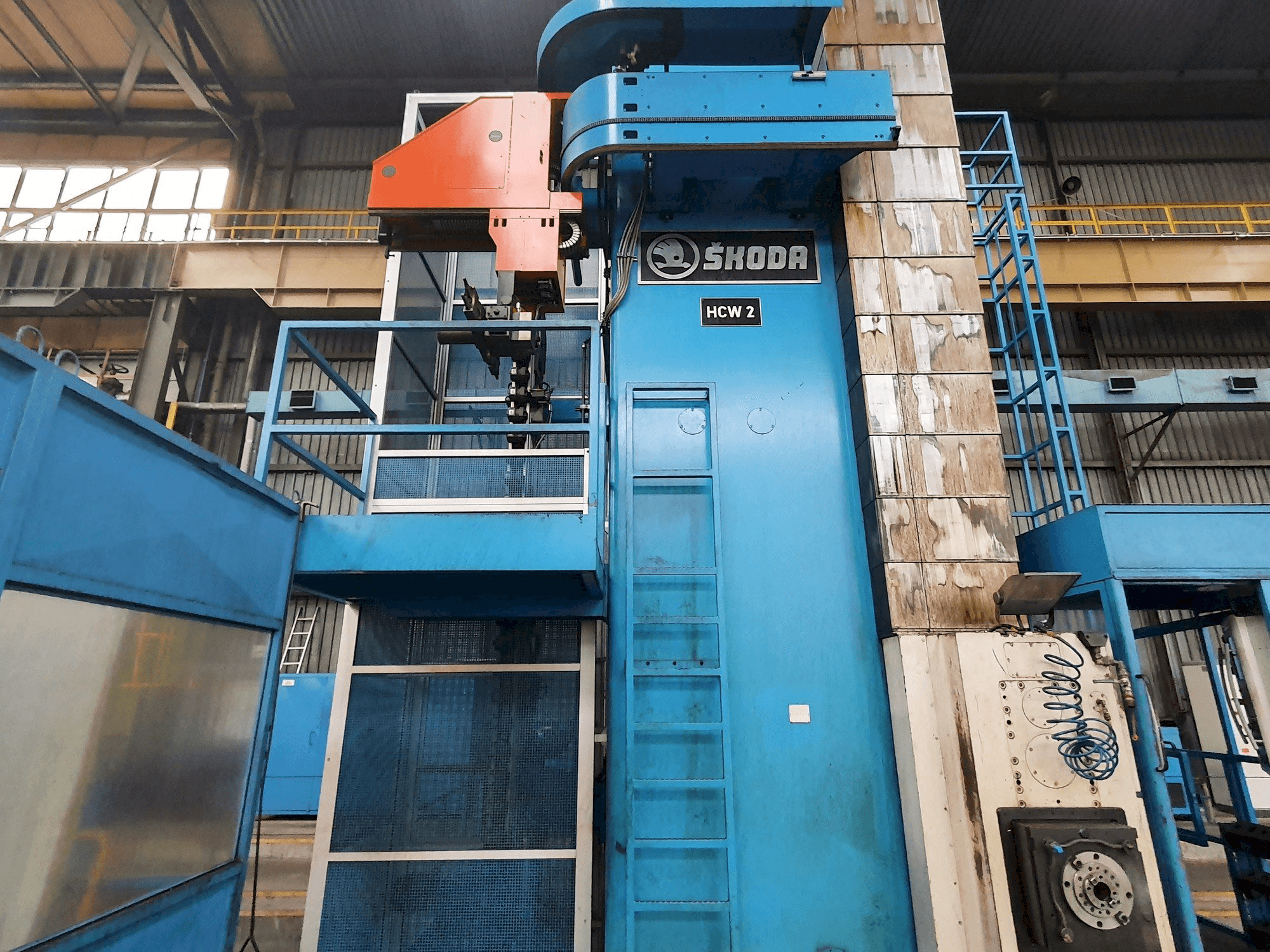 Vooraanzicht van SKODA HCW 2-200 DUO machine