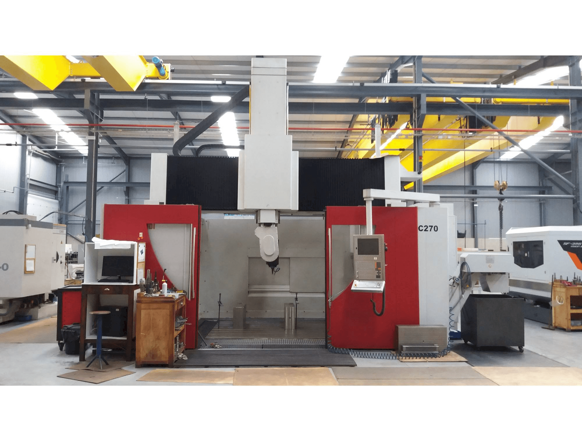 Vooraanzicht van Rambaudi RC 270 machine