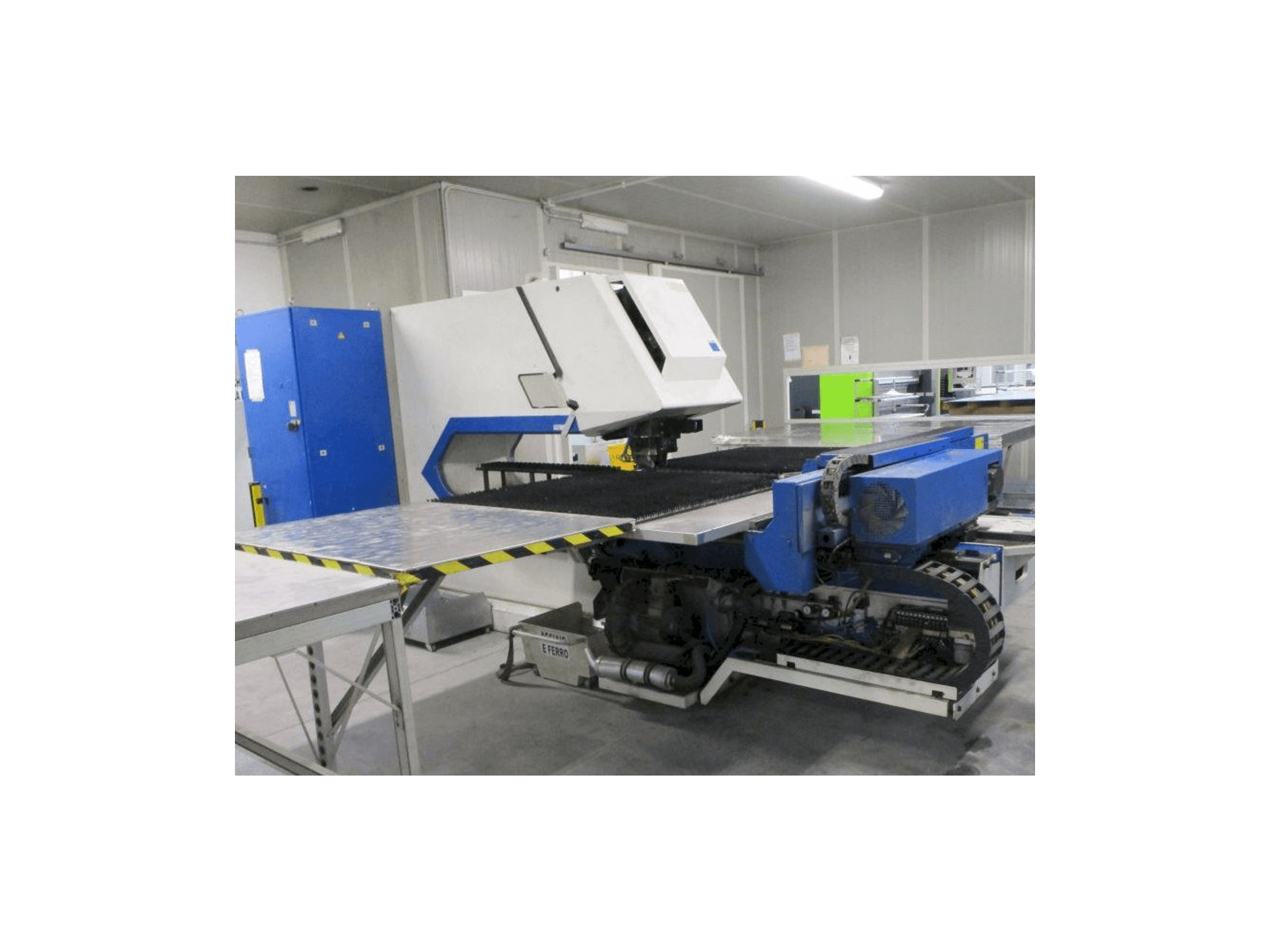 Vooraanzicht van Trumpf Trumatic 2000R machine