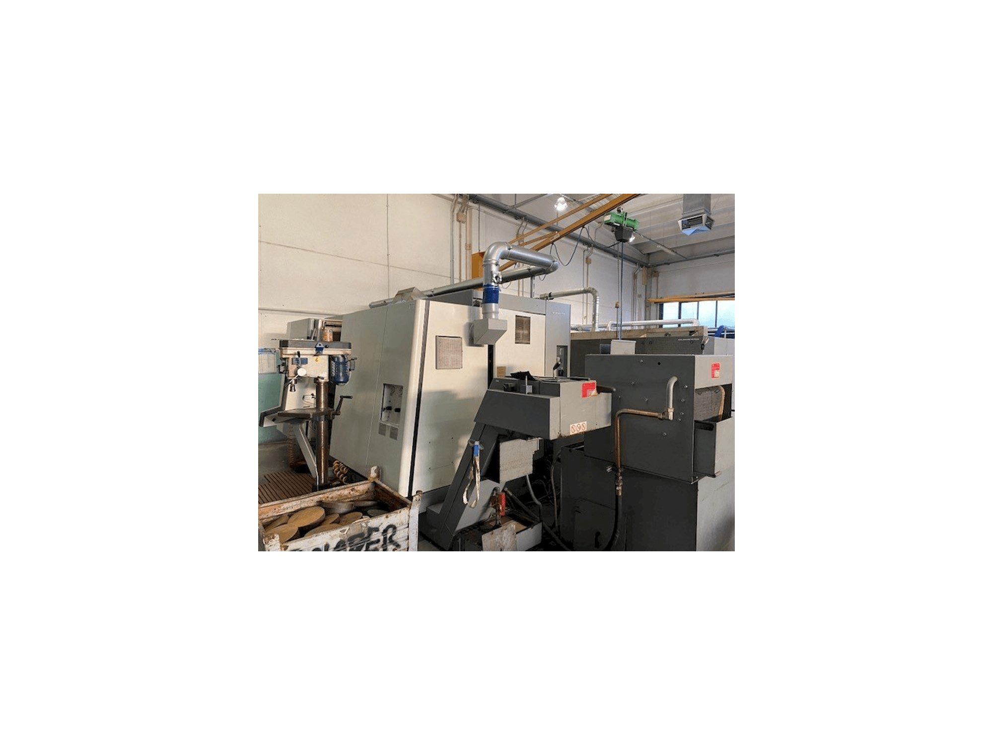 Vooraanzicht van Gildemeister GMX200 machine