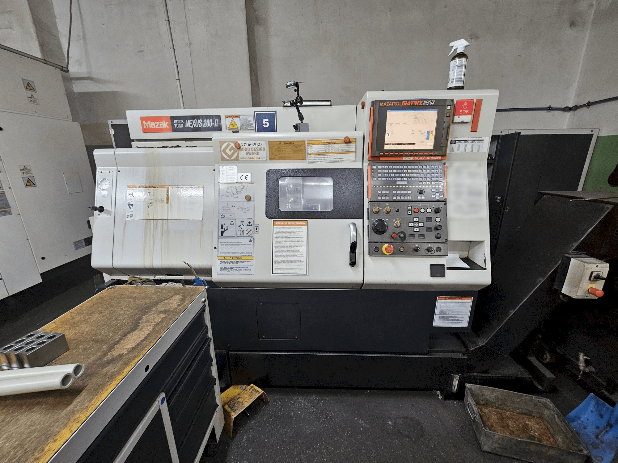 Vooraanzicht van Mazak QUICKTURN NEXUS 200-II machine