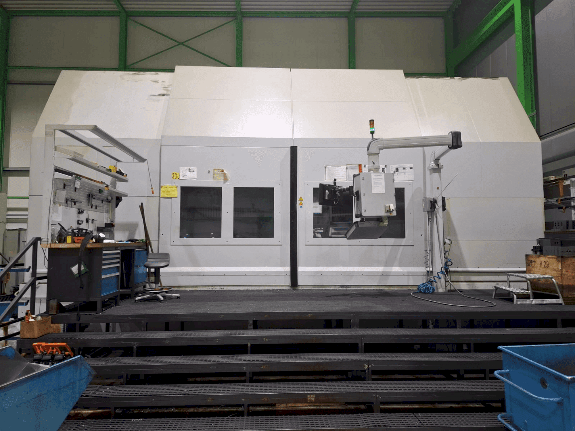 Vooraanzicht van Pittler PV4000 machine