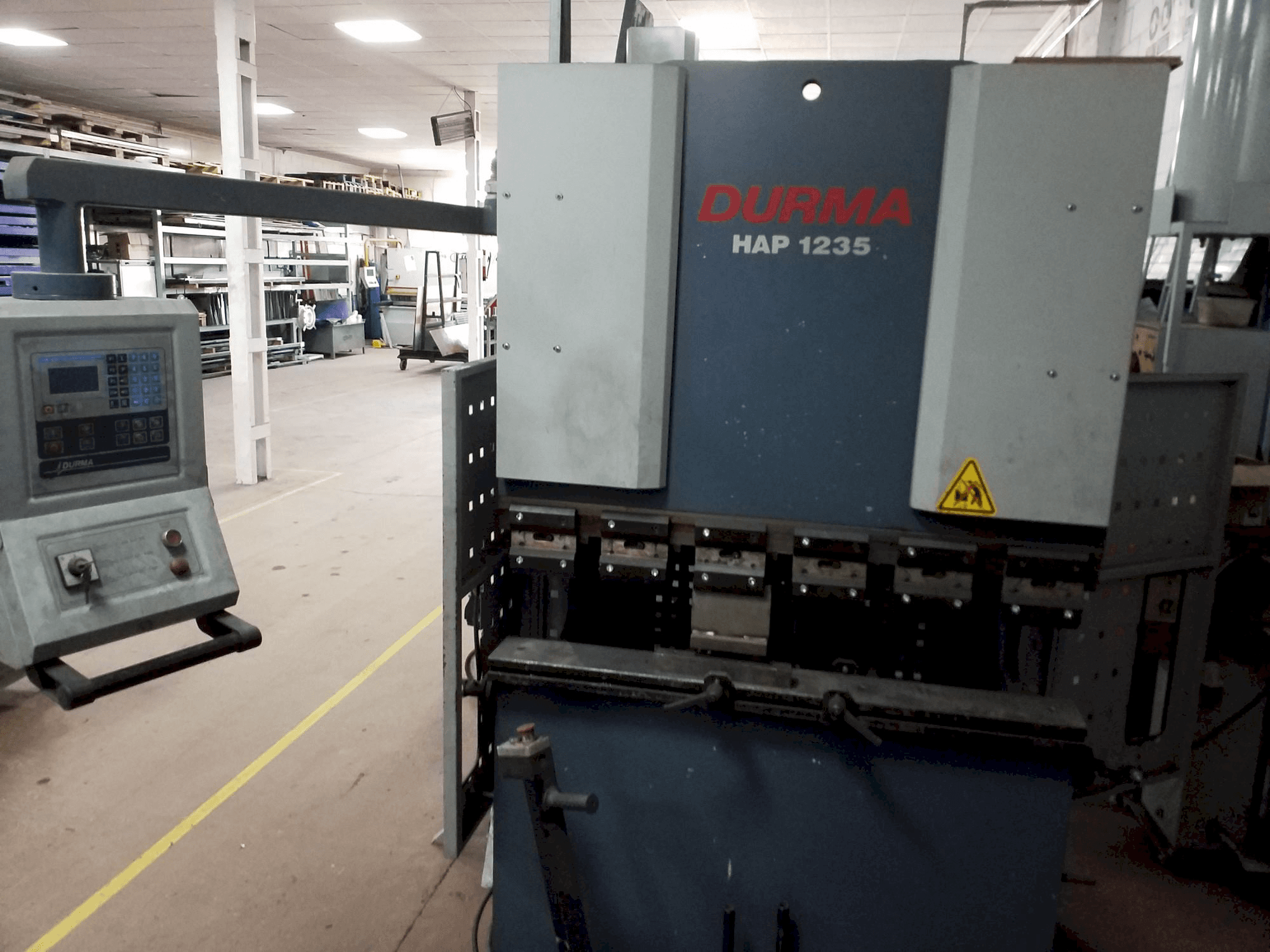 Vooraanzicht van Durma HAP-1235 machine