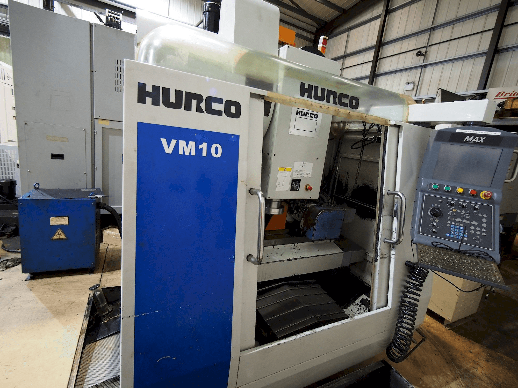 Vooraanzicht van Hurco VM10 machine