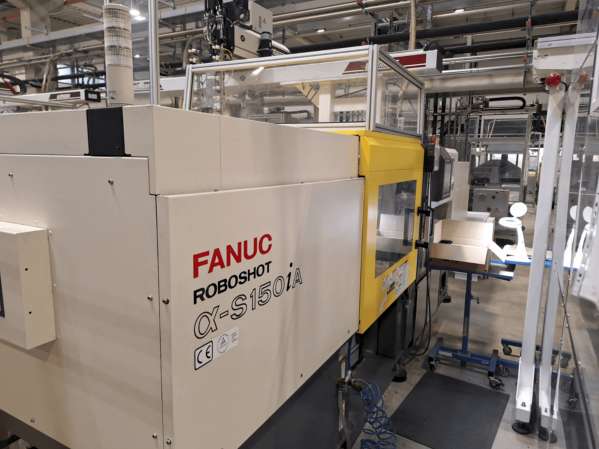 Vooraanzicht van FANUC Roboshot S150iA machine