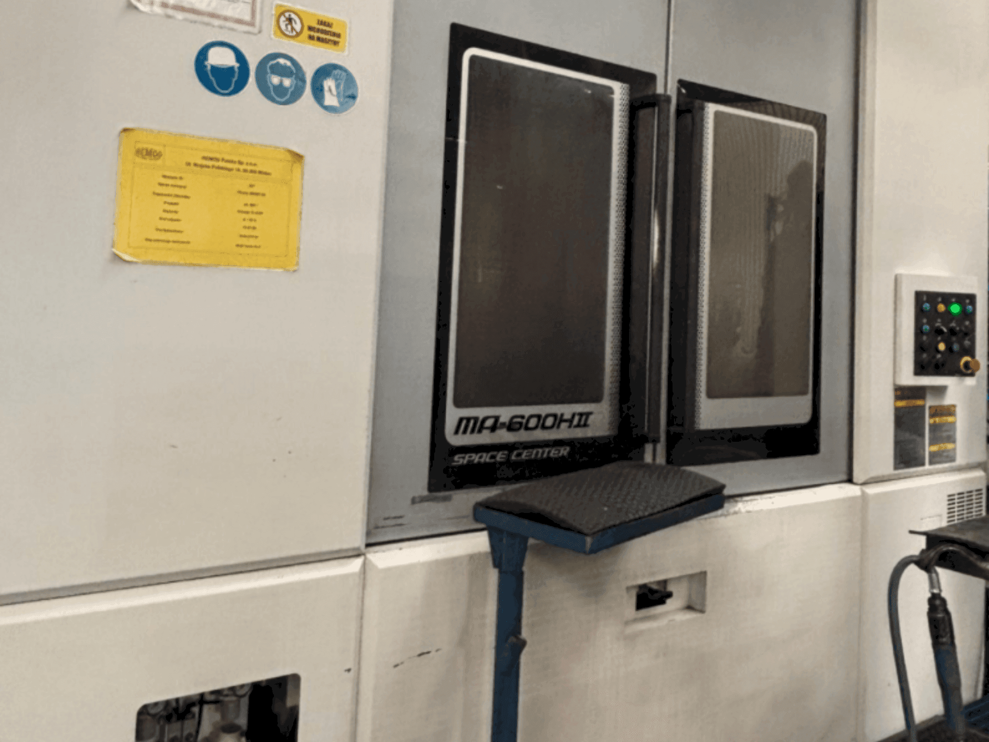 Vooraanzicht van Okuma MA 600H II machine