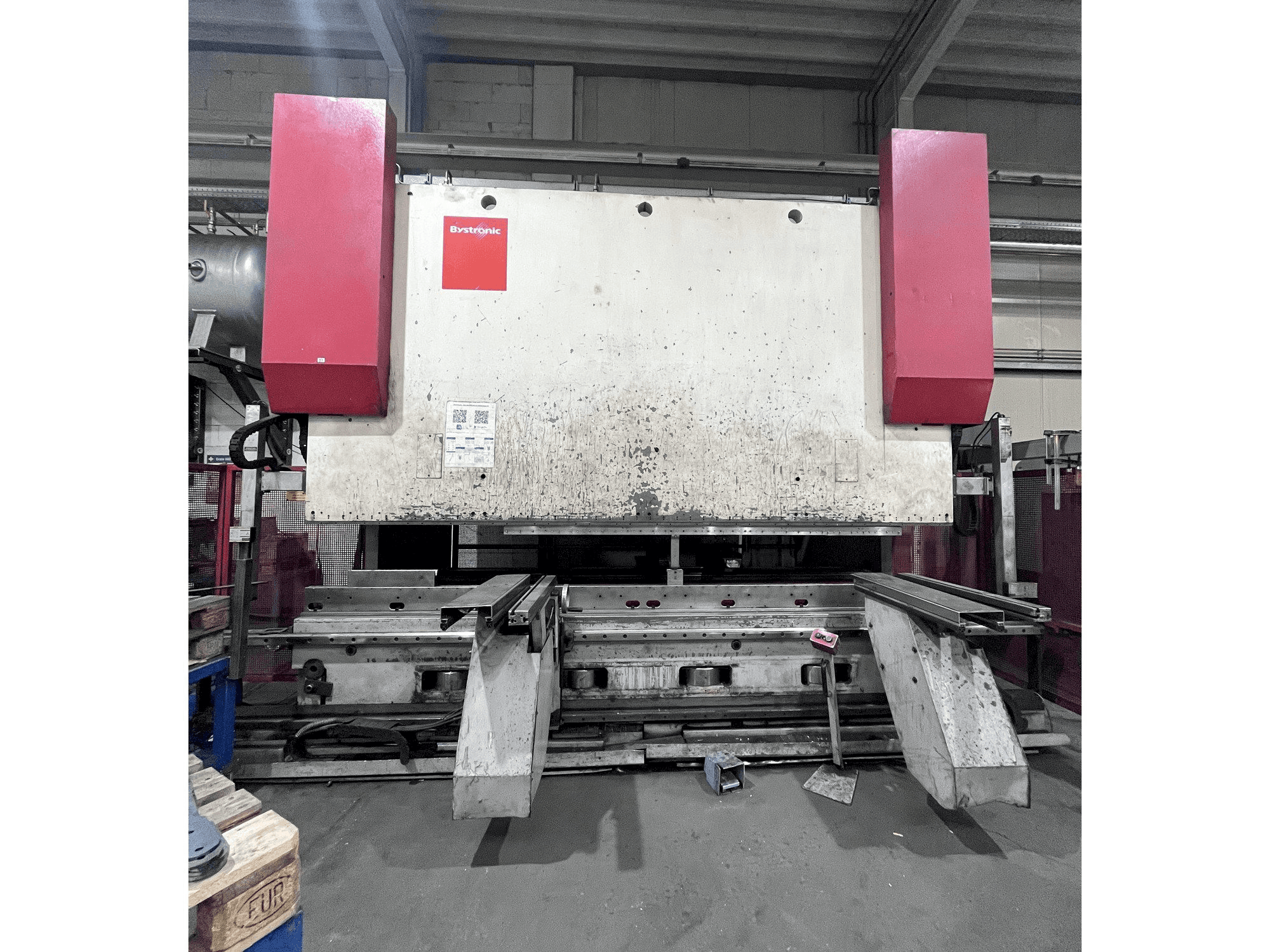 Vooraanzicht van BEYELER PR10 320/4100 machine