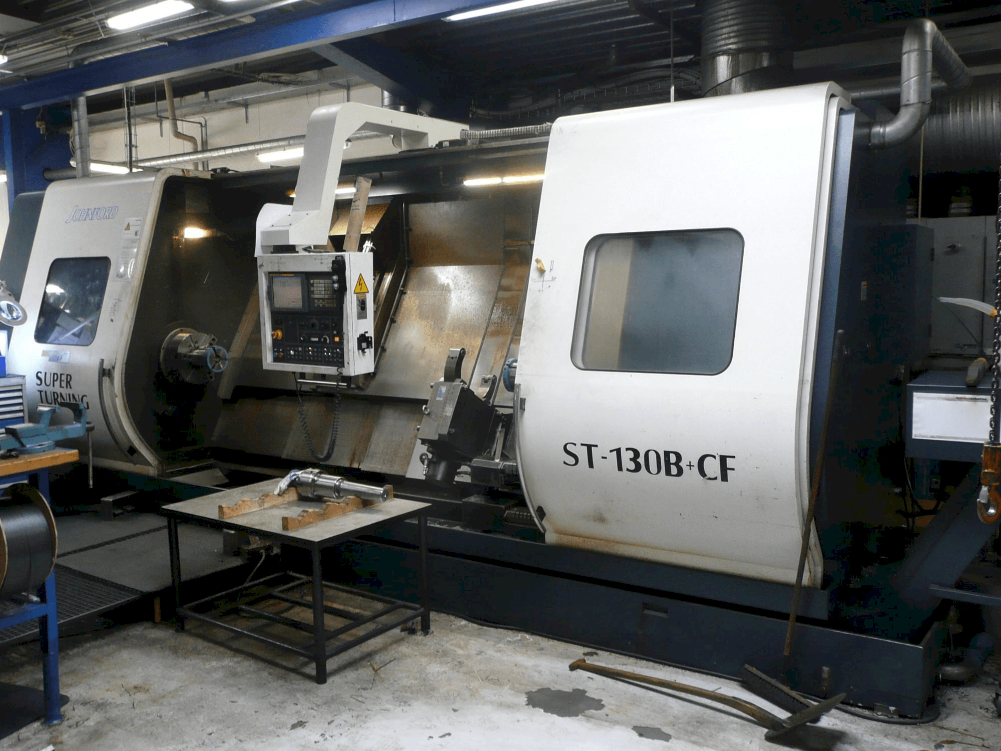 Vooraanzicht van Johnford ST-130 B+CF machine