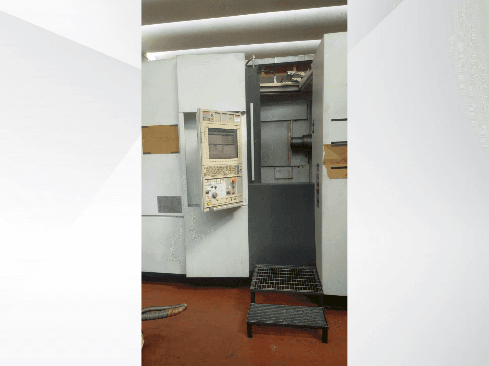 Vooraanzicht van MORI SEIKI NH 5000/40 DCG machine