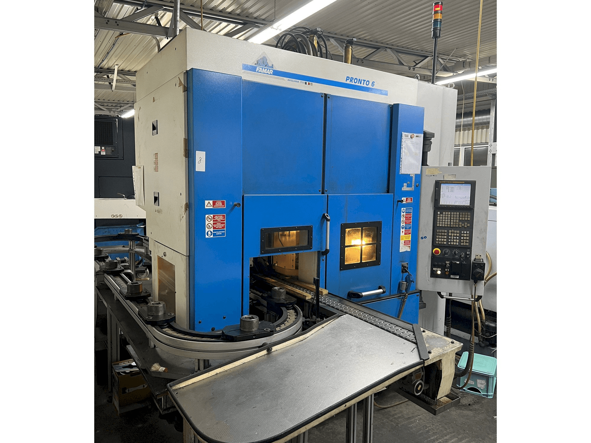 Vooraanzicht van Famar Pronto 6 machine