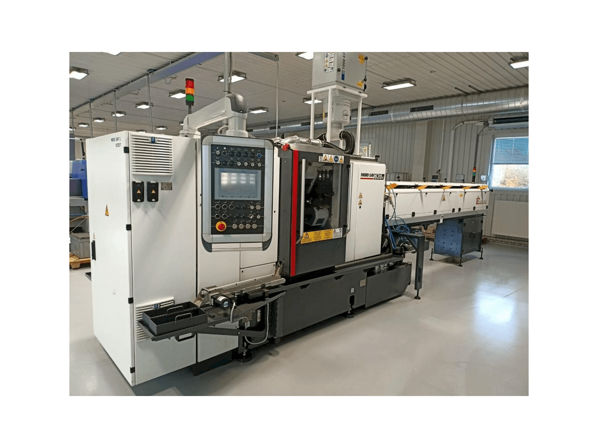 Vooraanzicht van MORI SAY 620 AC machine