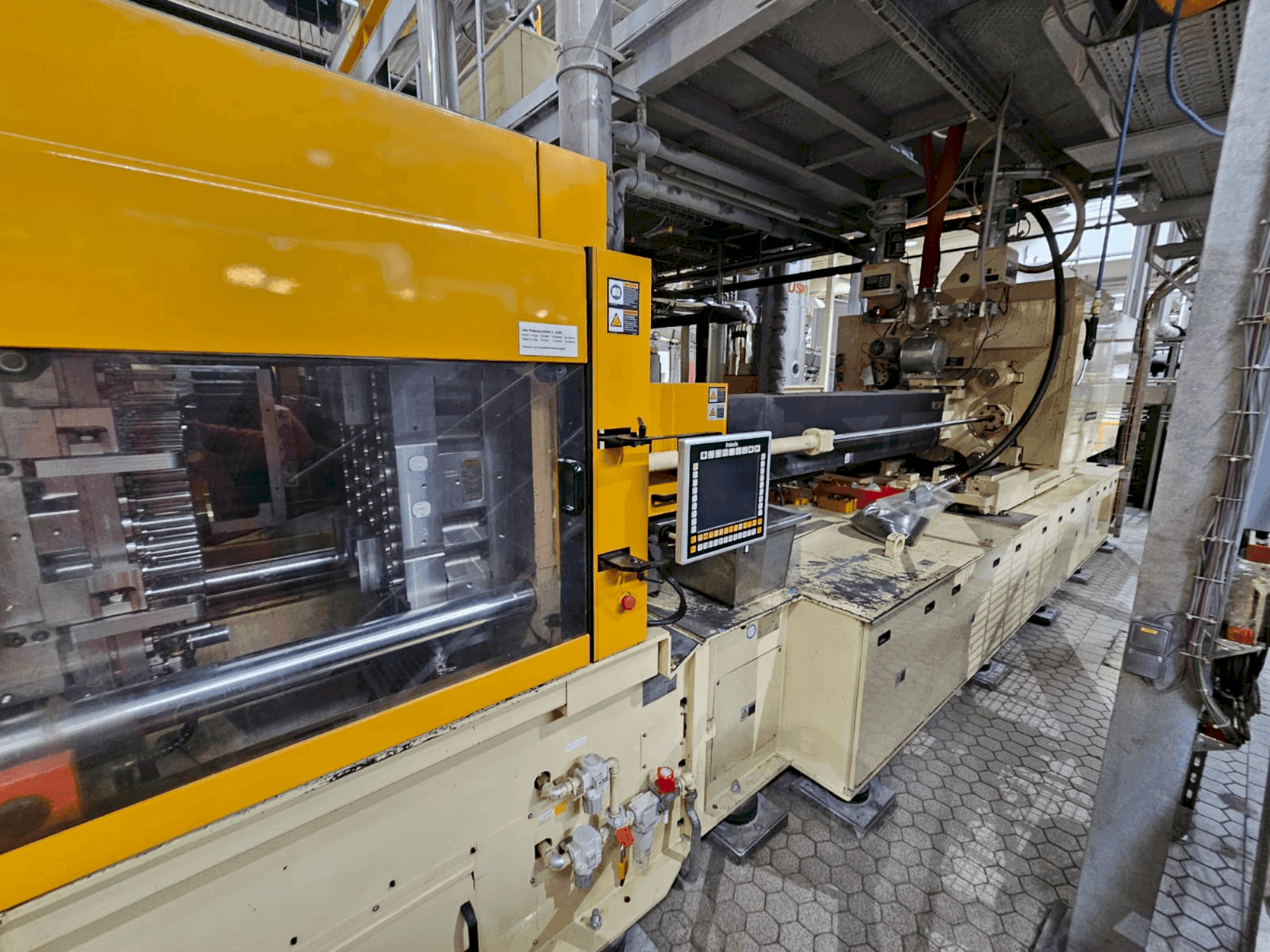 Vooraanzicht van Husky HPETL230E-RSE95D-95 machine