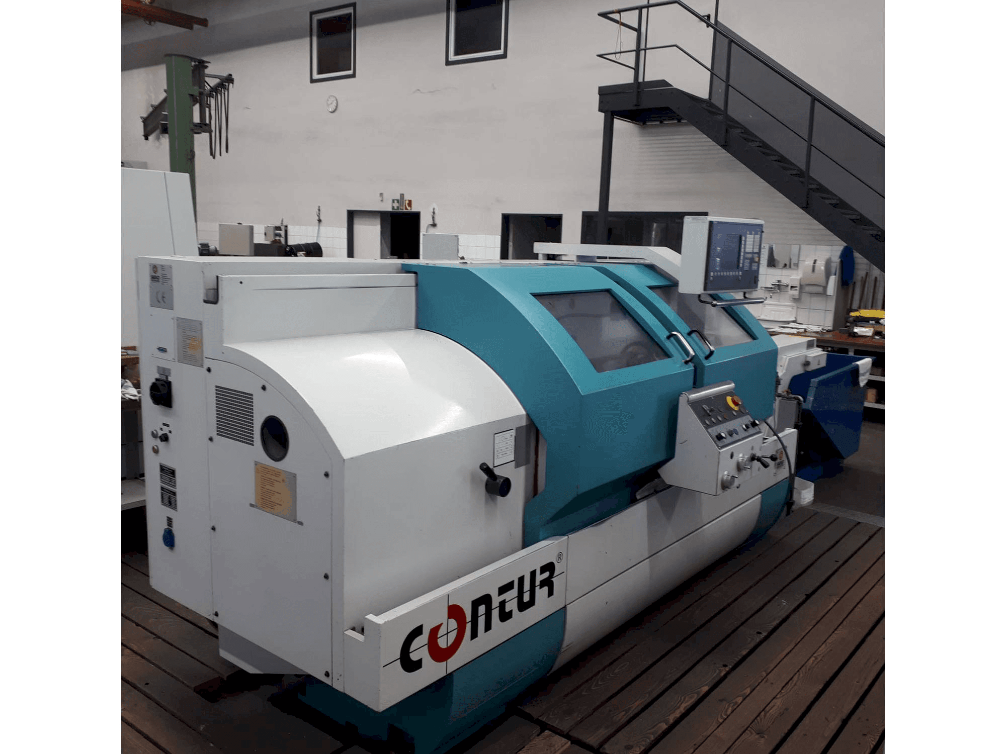 Vooraanzicht van Saeilo Contour Dialog T52 x 1500 machine