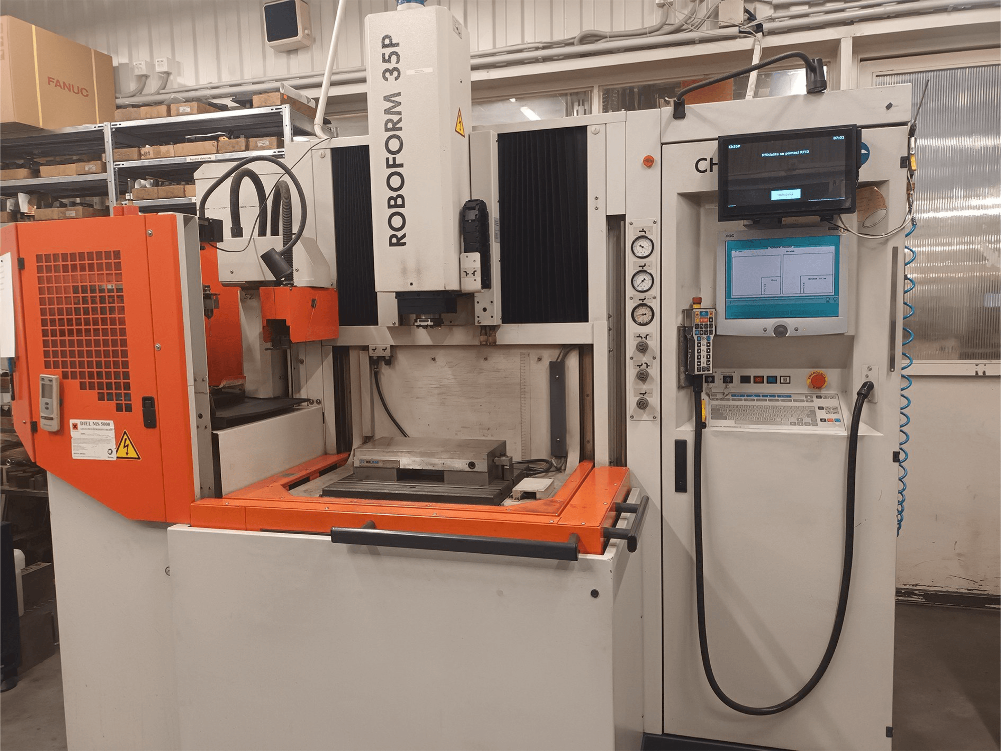 Vooraanzicht van CHARMILLES ROBOFORM 35P machine