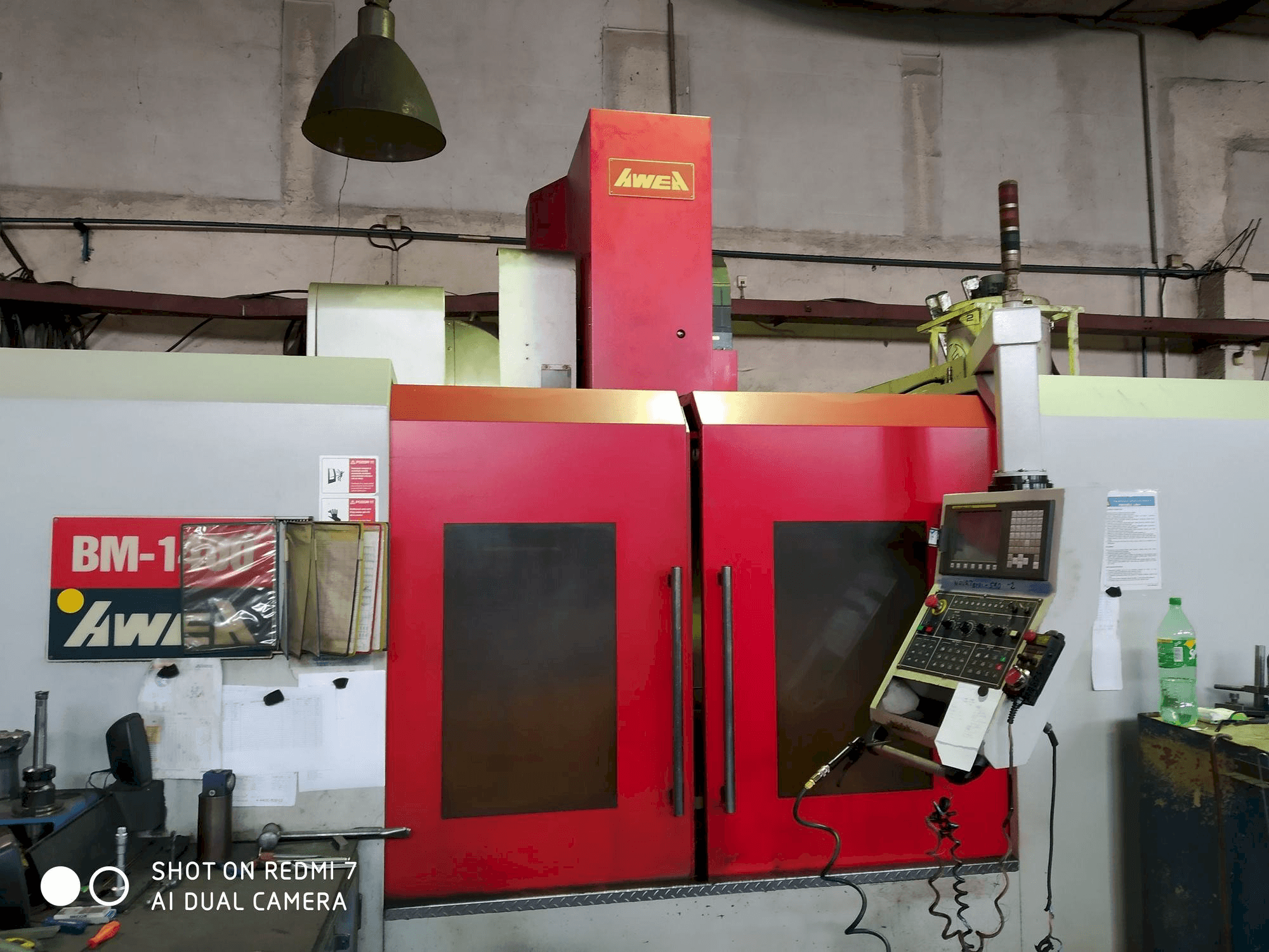 Vooraanzicht van AWEA BM-1400 machine