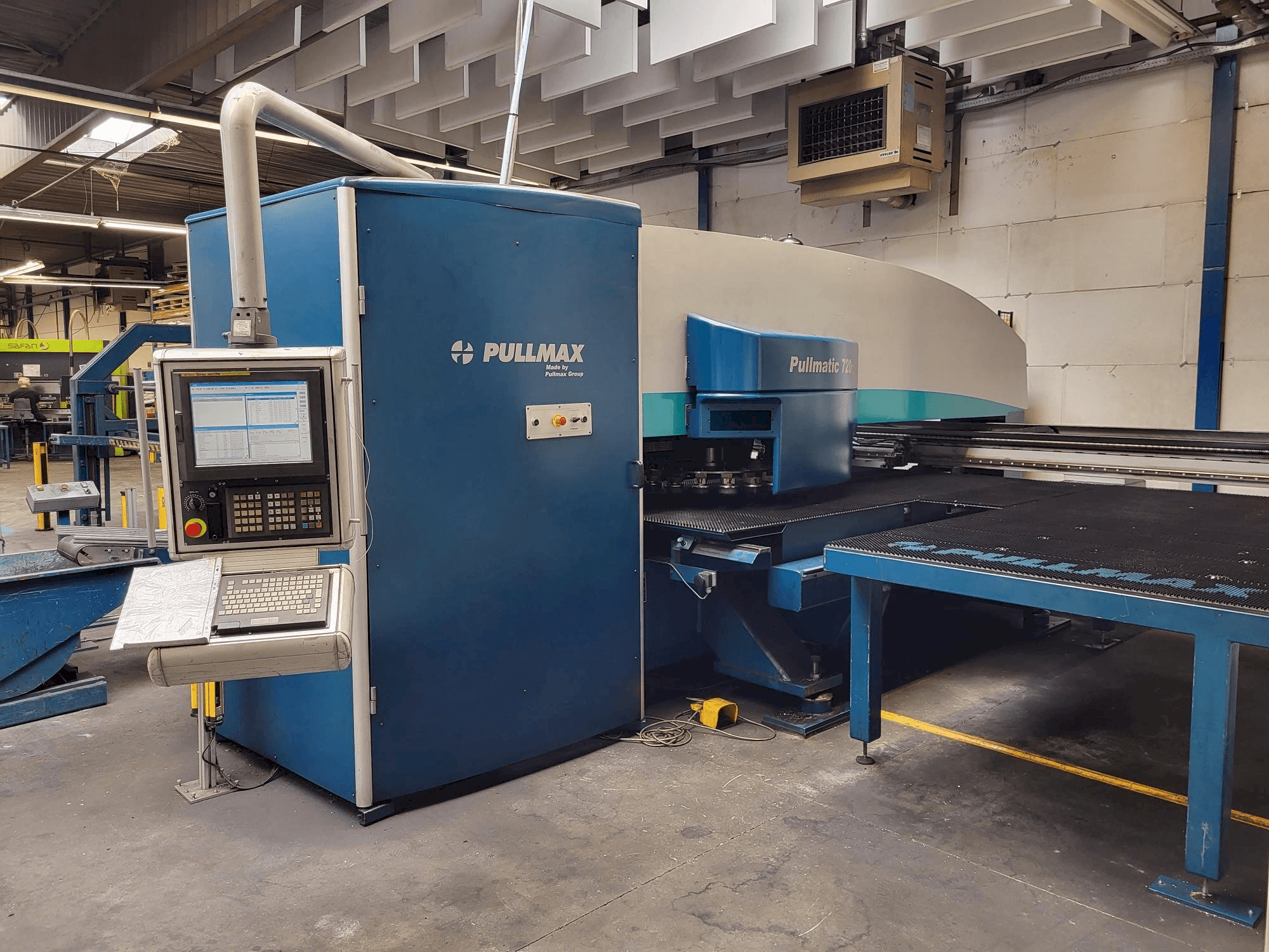 Vooraanzicht van Pullmax 720 machine