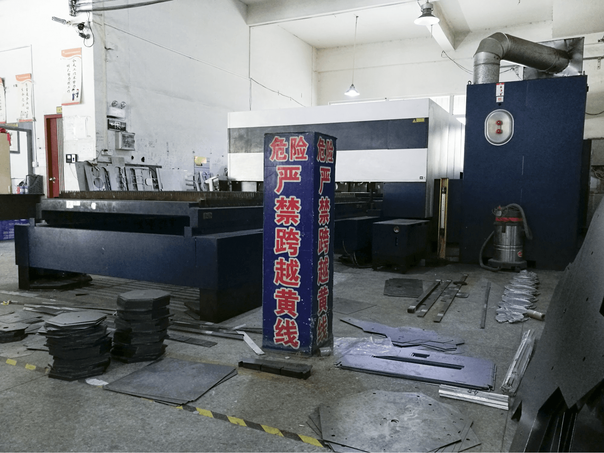 Recht aanzicht 1 van Trumpf TruLaser 3030 machine