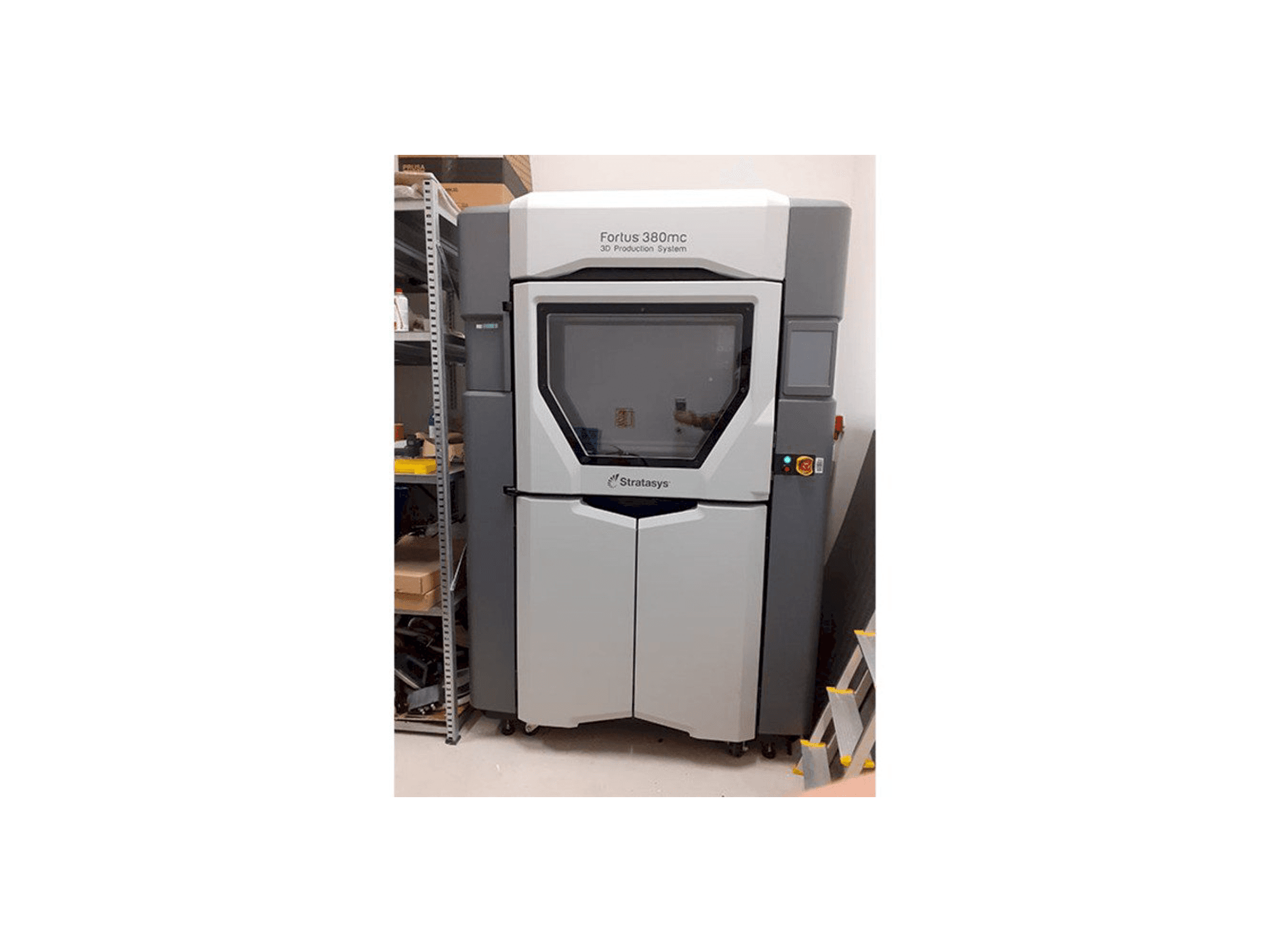 Vooraanzicht van Stratasys Fortus 380MC machine