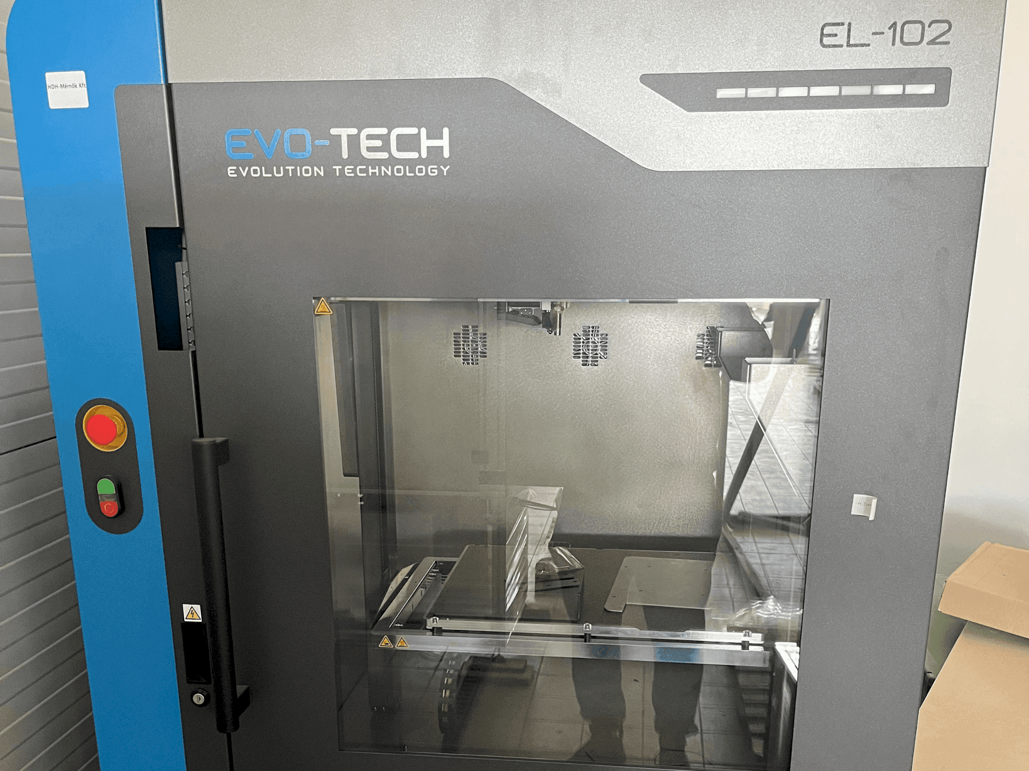 Vooraanzicht van EVO-tech EL-102 V2 machine