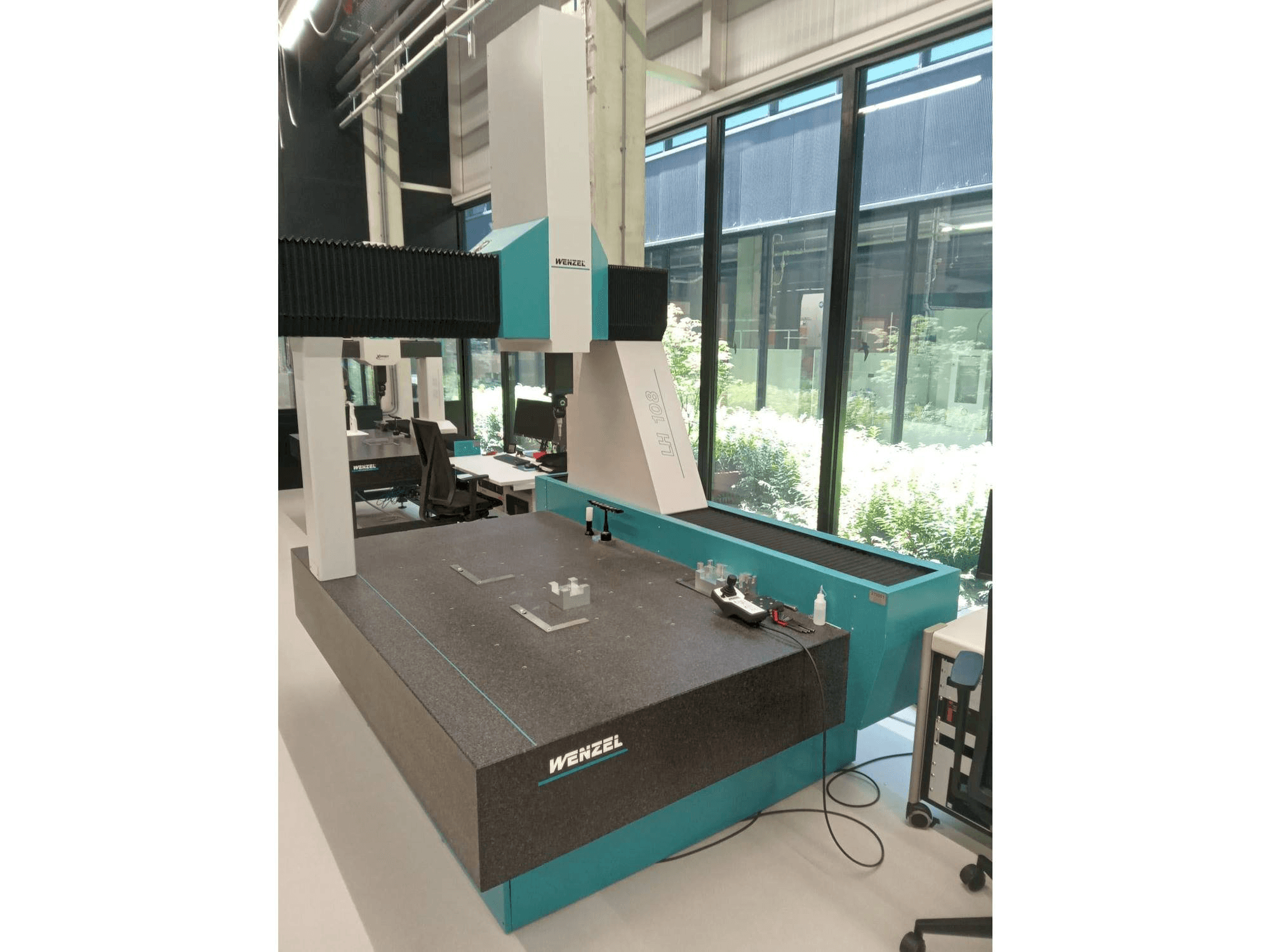 Vooraanzicht van Wenzel LH-108 machine